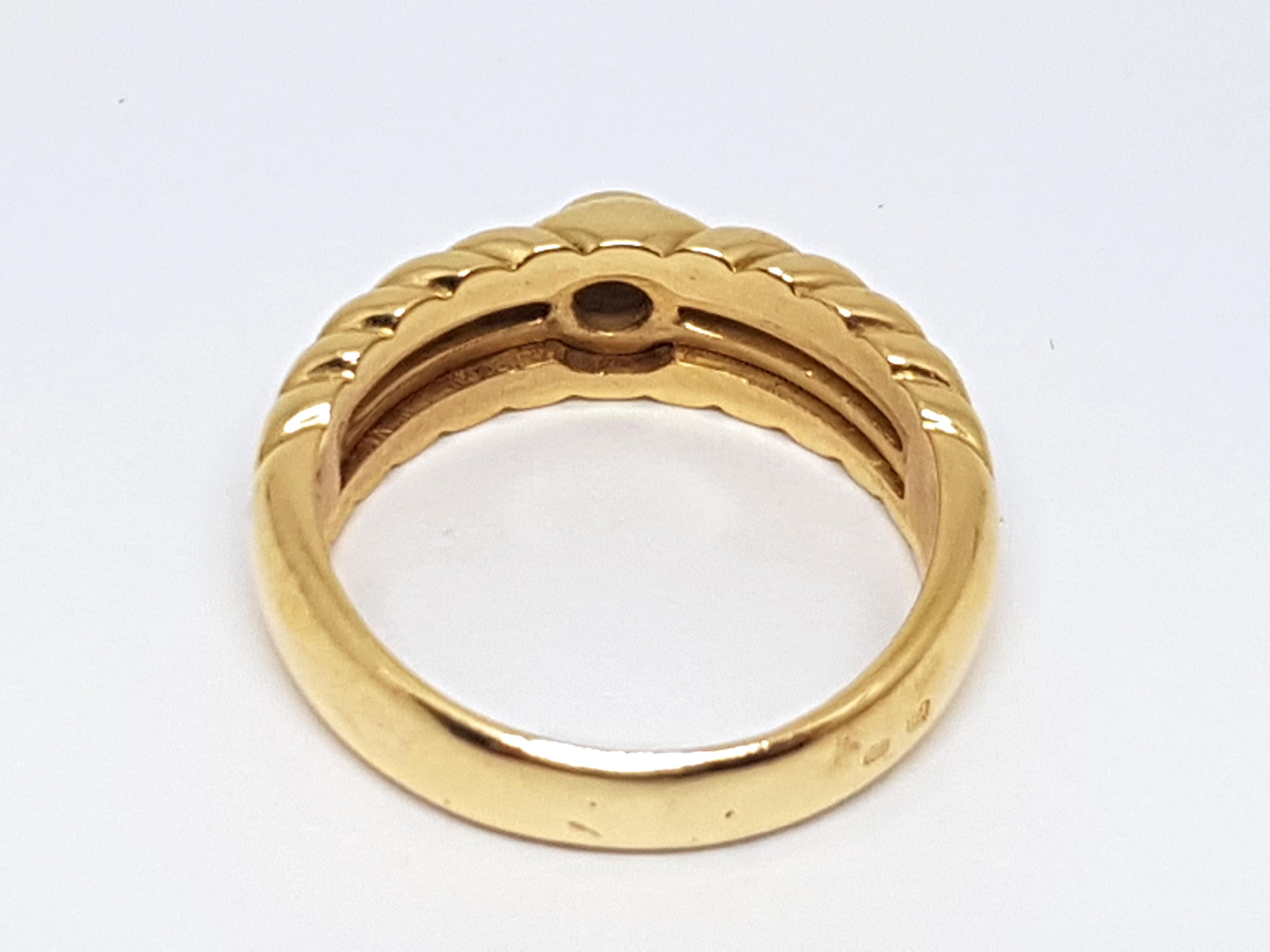 Round Cut 0.52 Carat 18 Karat Yellow Gold Diamond Ring For Sale