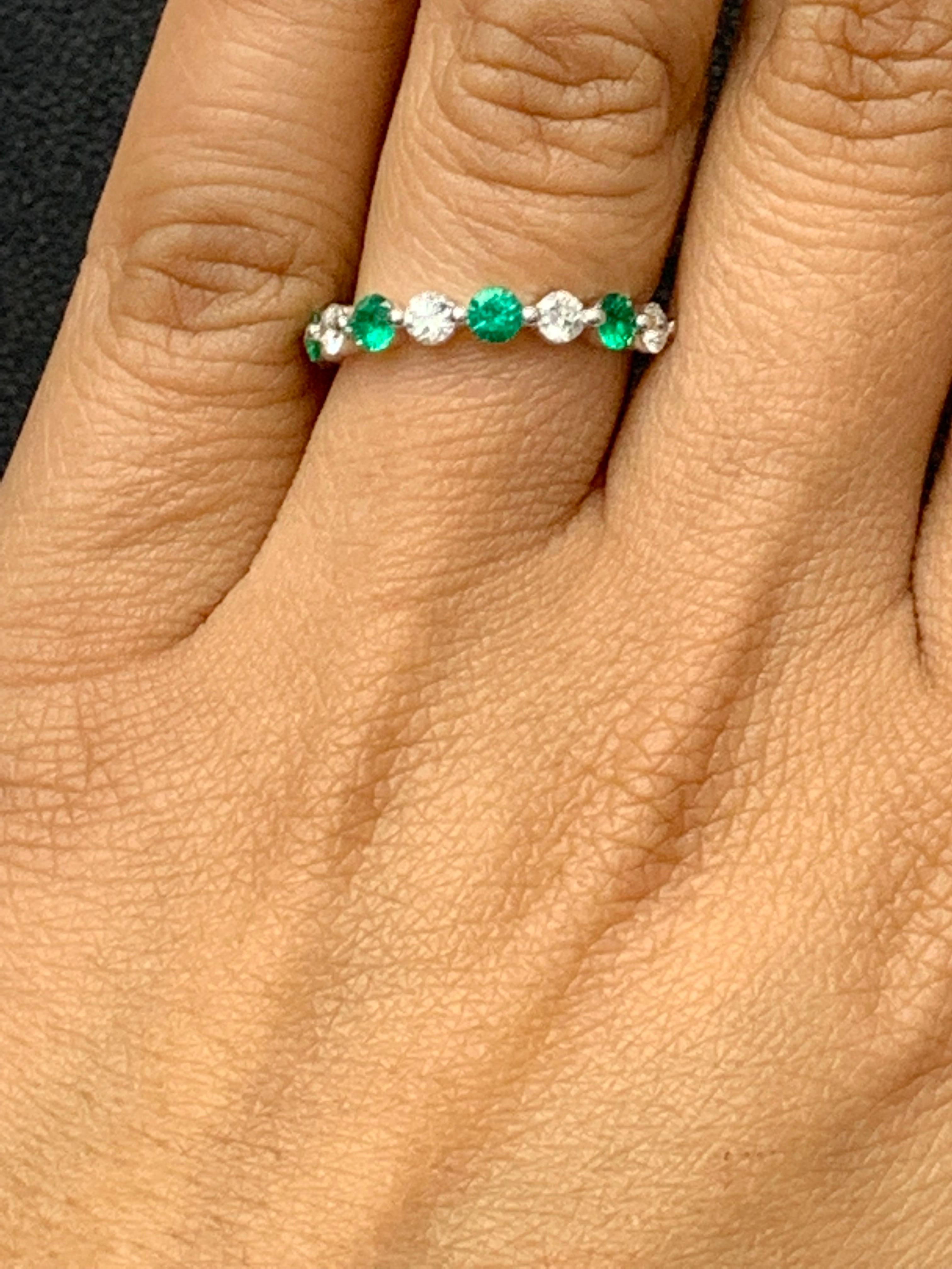 0.52 Carat Brilliant Cut Emerald and Diamond 9 Stone Wedding Band 14K Whitegold For Sale 4