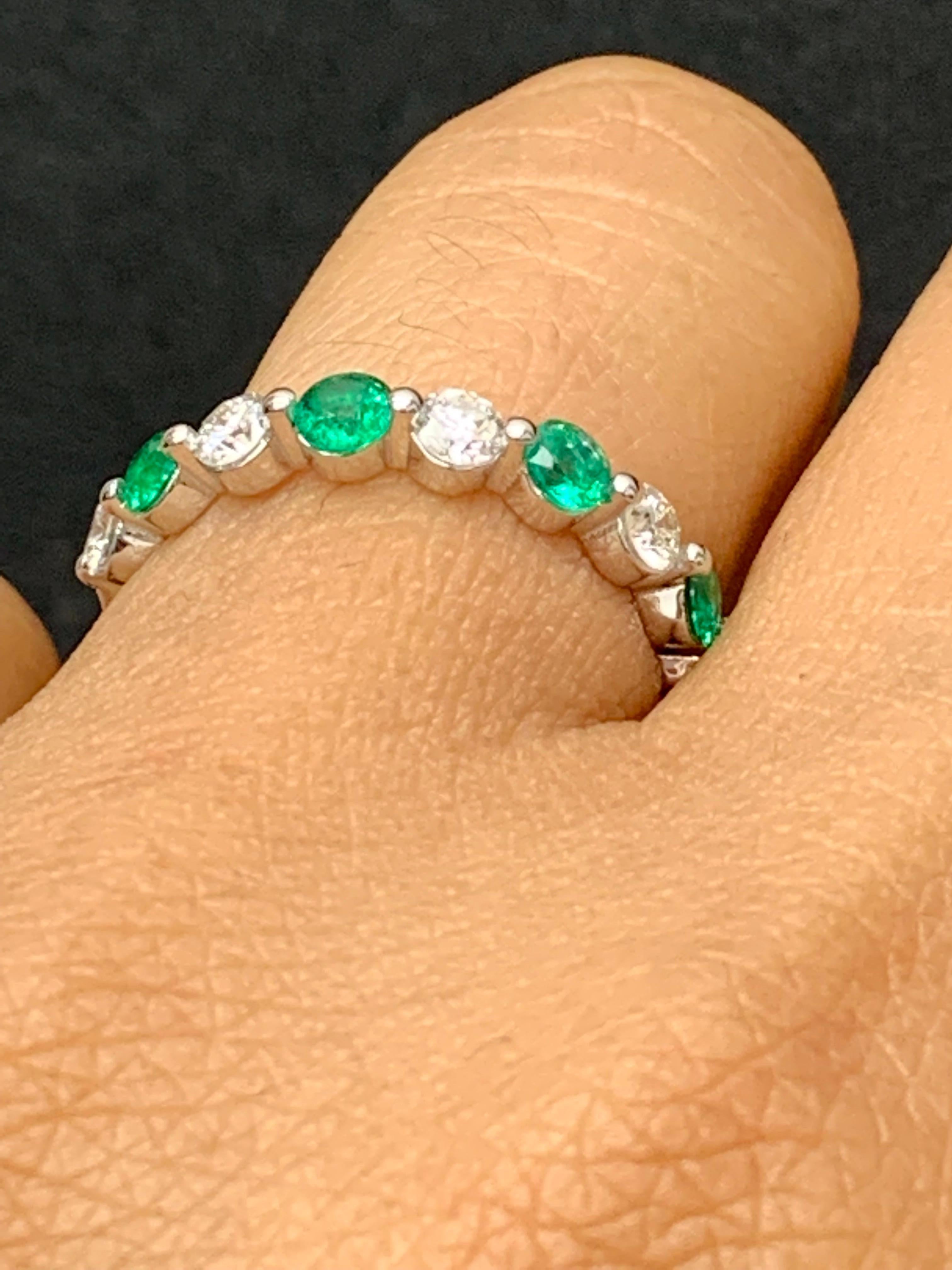 0.52 Carat Brilliant Cut Emerald and Diamond 9 Stone Wedding Band 14K Whitegold For Sale 1