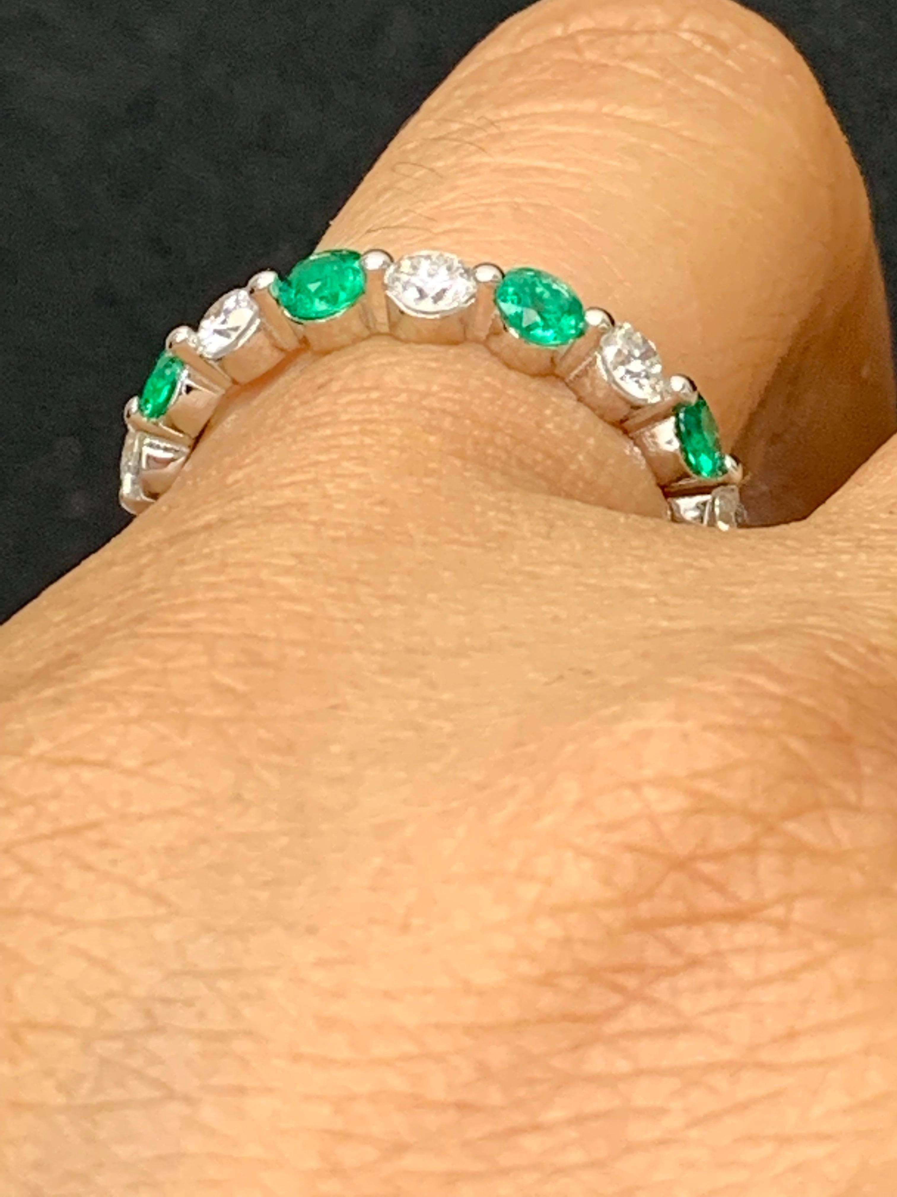 0.52 Carat Brilliant Cut Emerald and Diamond 9 Stone Wedding Band 14K Whitegold For Sale 2