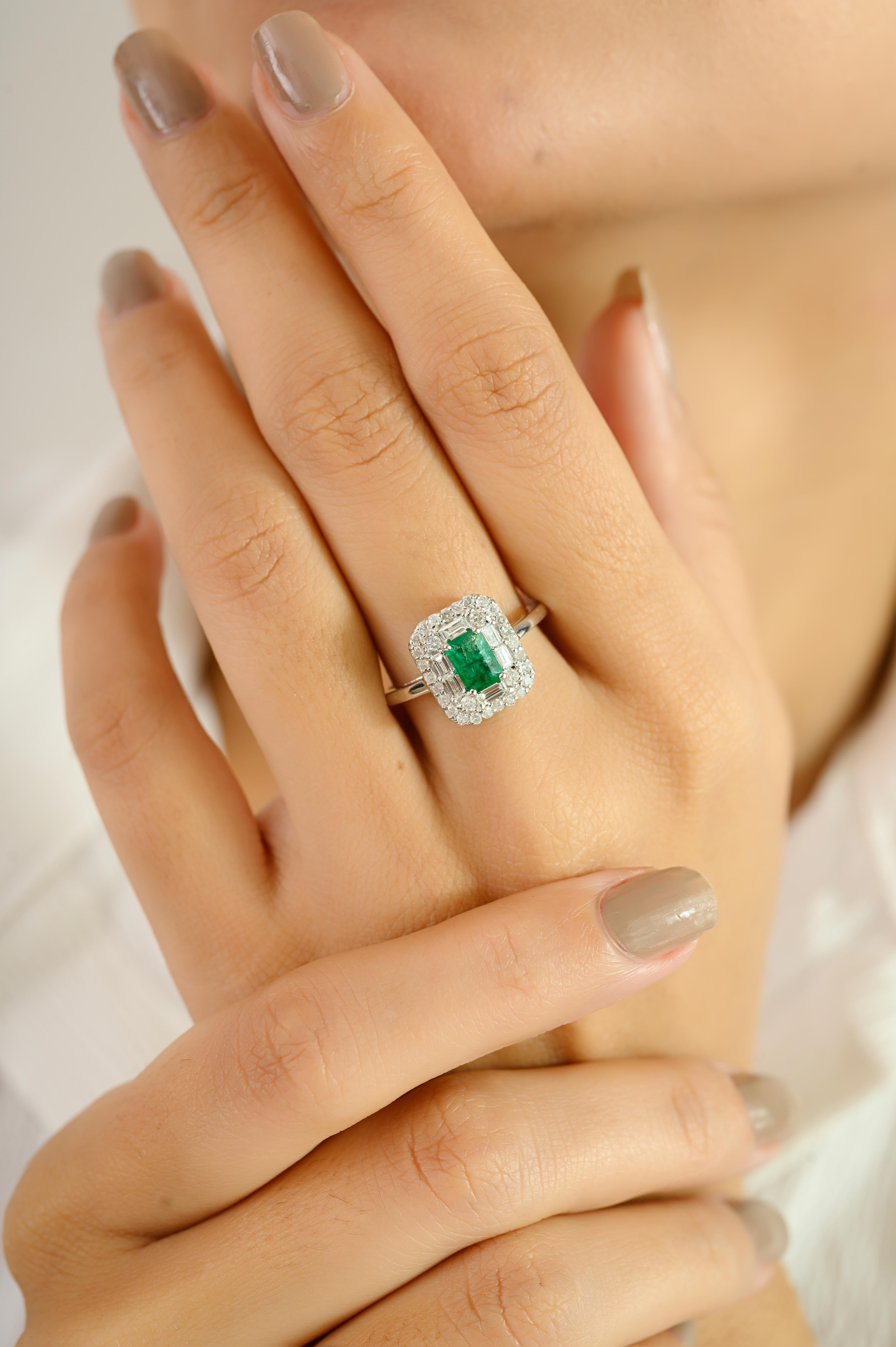 in vendita:  Anello di fidanzamento con diamante smeraldo verde intenso da 0,52 carati in oro bianco massiccio 14k 4