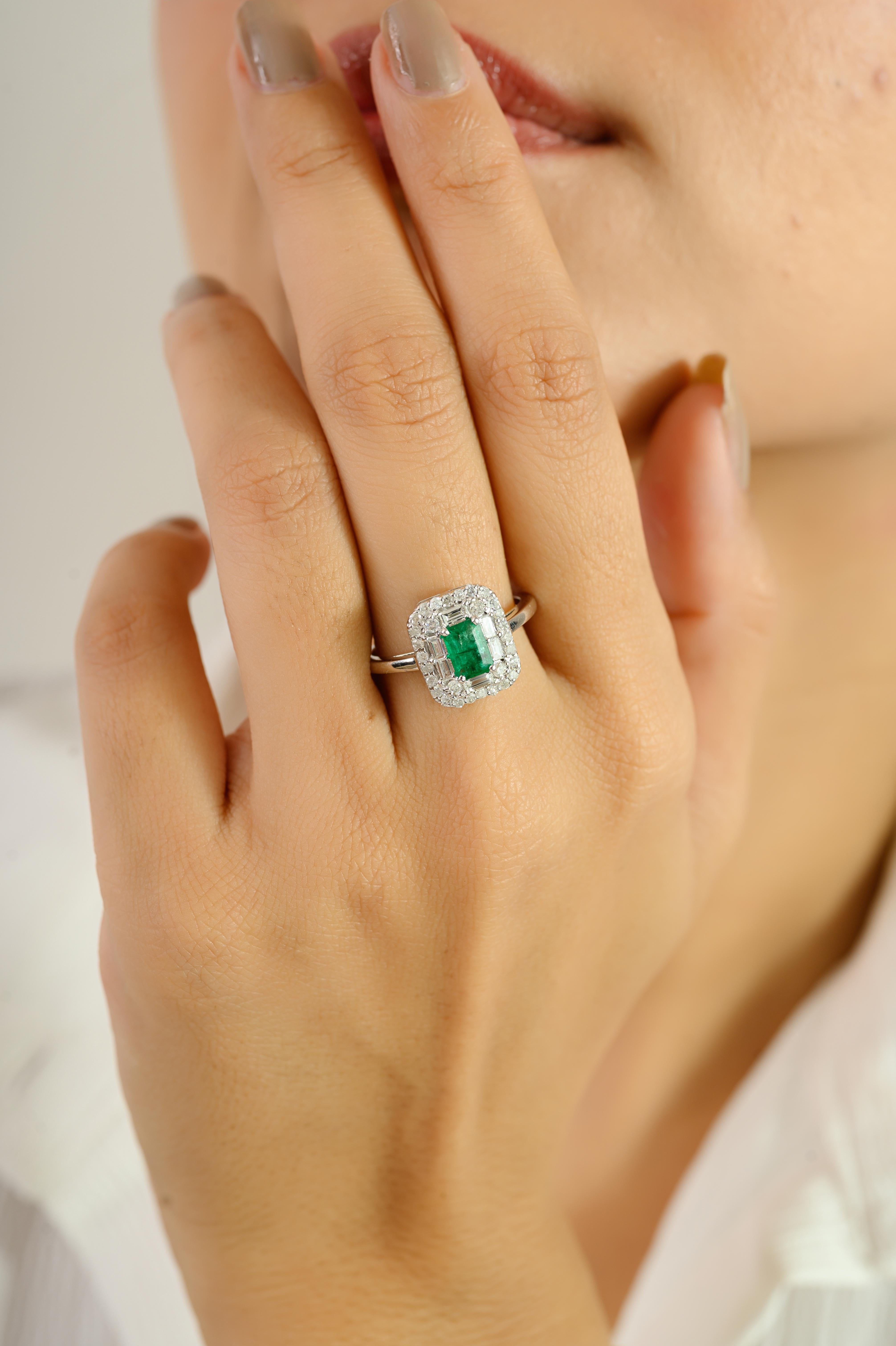 in vendita:  Anello di fidanzamento con diamante smeraldo verde intenso da 0,52 carati in oro bianco massiccio 14k 6