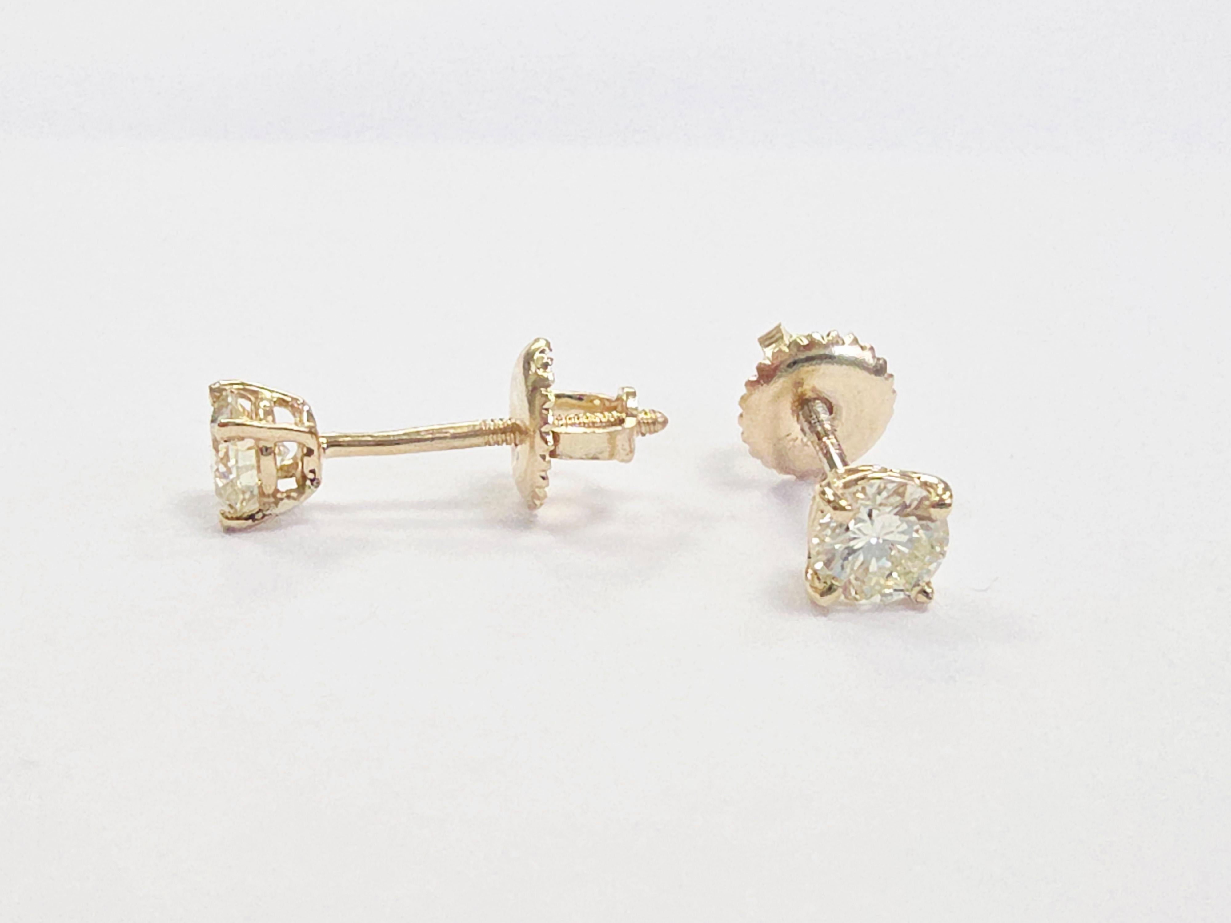 da uomo o donna Borchie con diamanti tondi brillanti Nature da 0,52 carati in oro giallo 14 carati in vendita