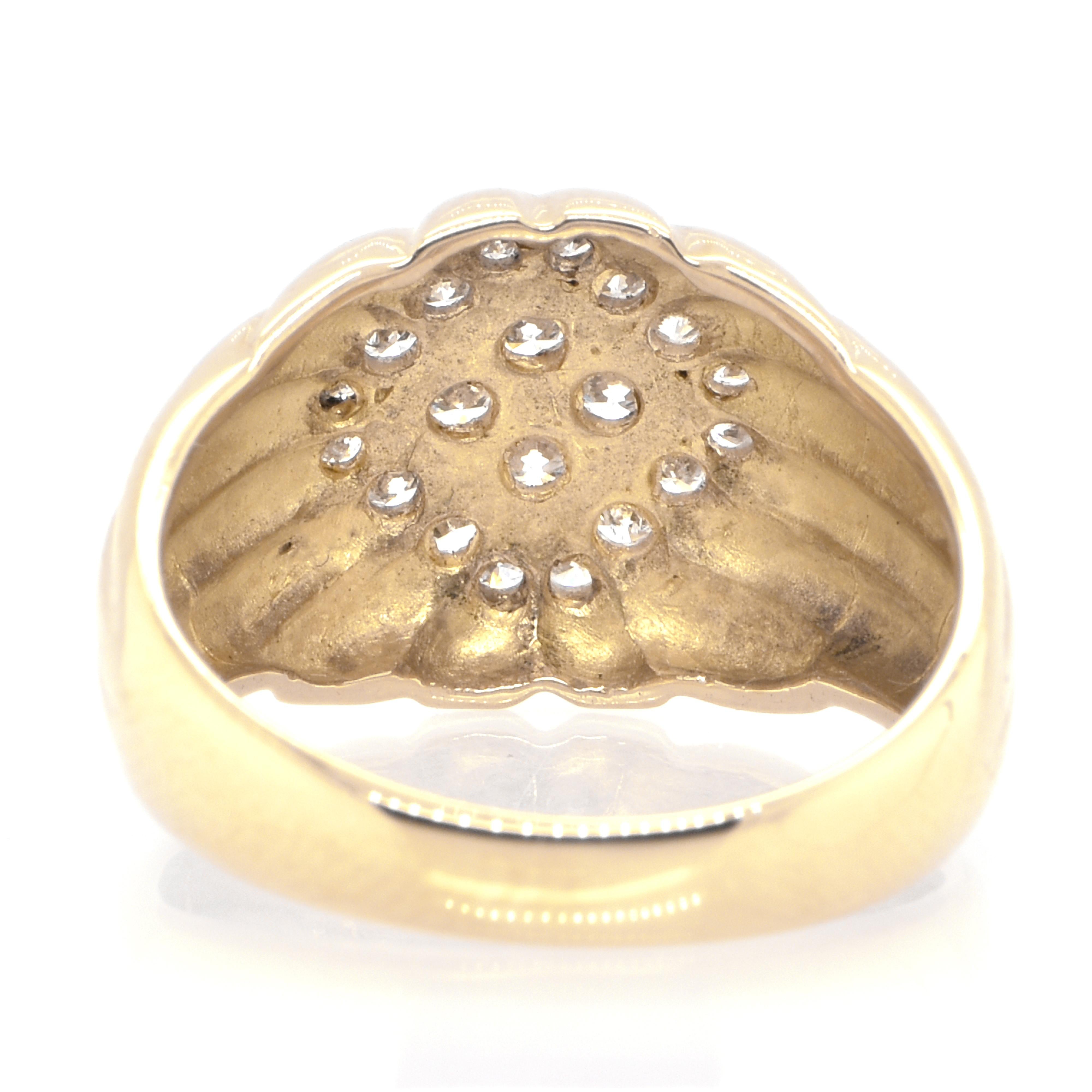0.52 Carat Natural Diamond Signet Ring Set in 18 Karat Yellow Gold In Excellent Condition For Sale In Tokyo, JP