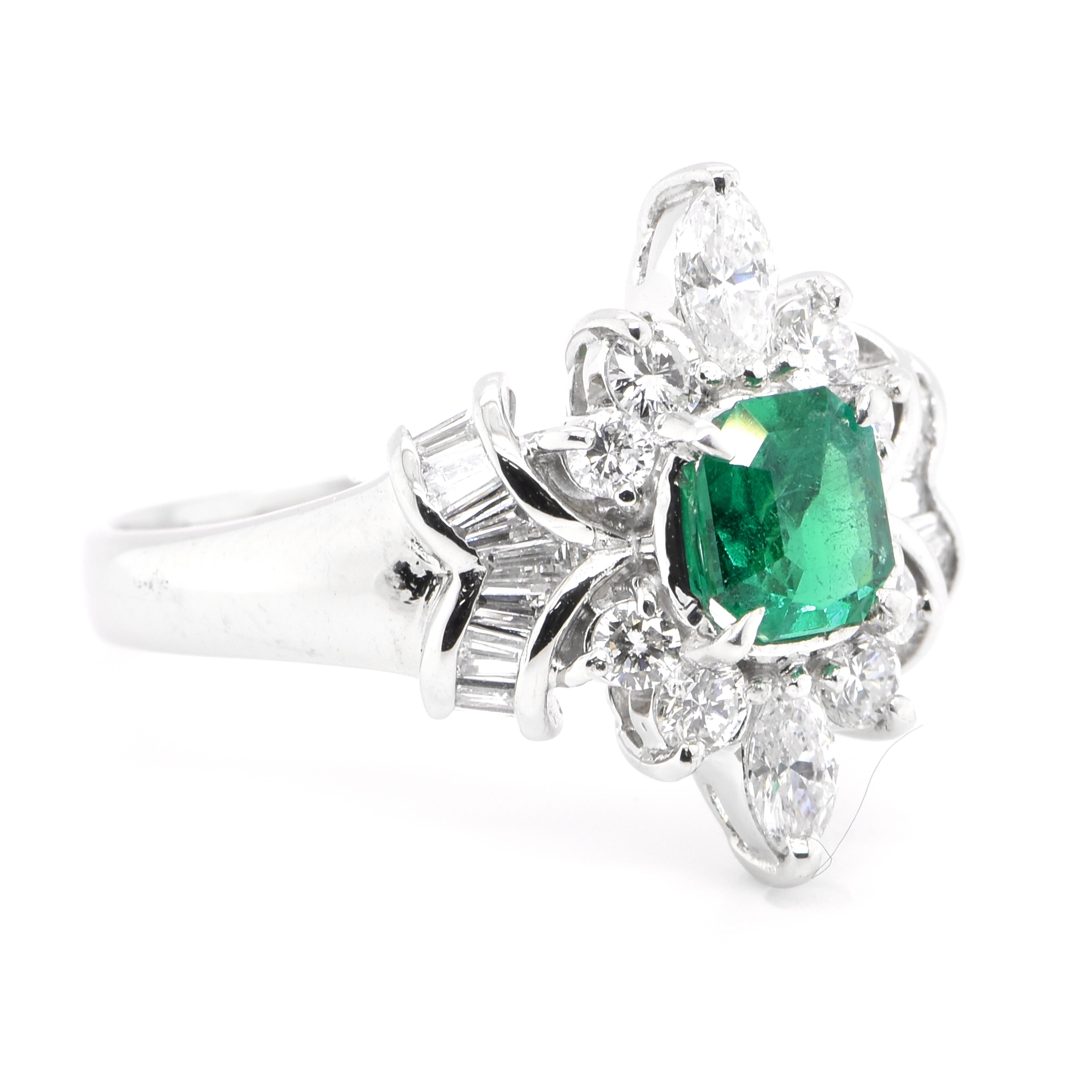 Platinring mit 0,52 Karat natürlichem Smaragd und Diamant (Moderne)