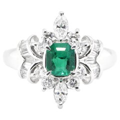 Platinring mit 0,52 Karat natürlichem Smaragd und Diamant