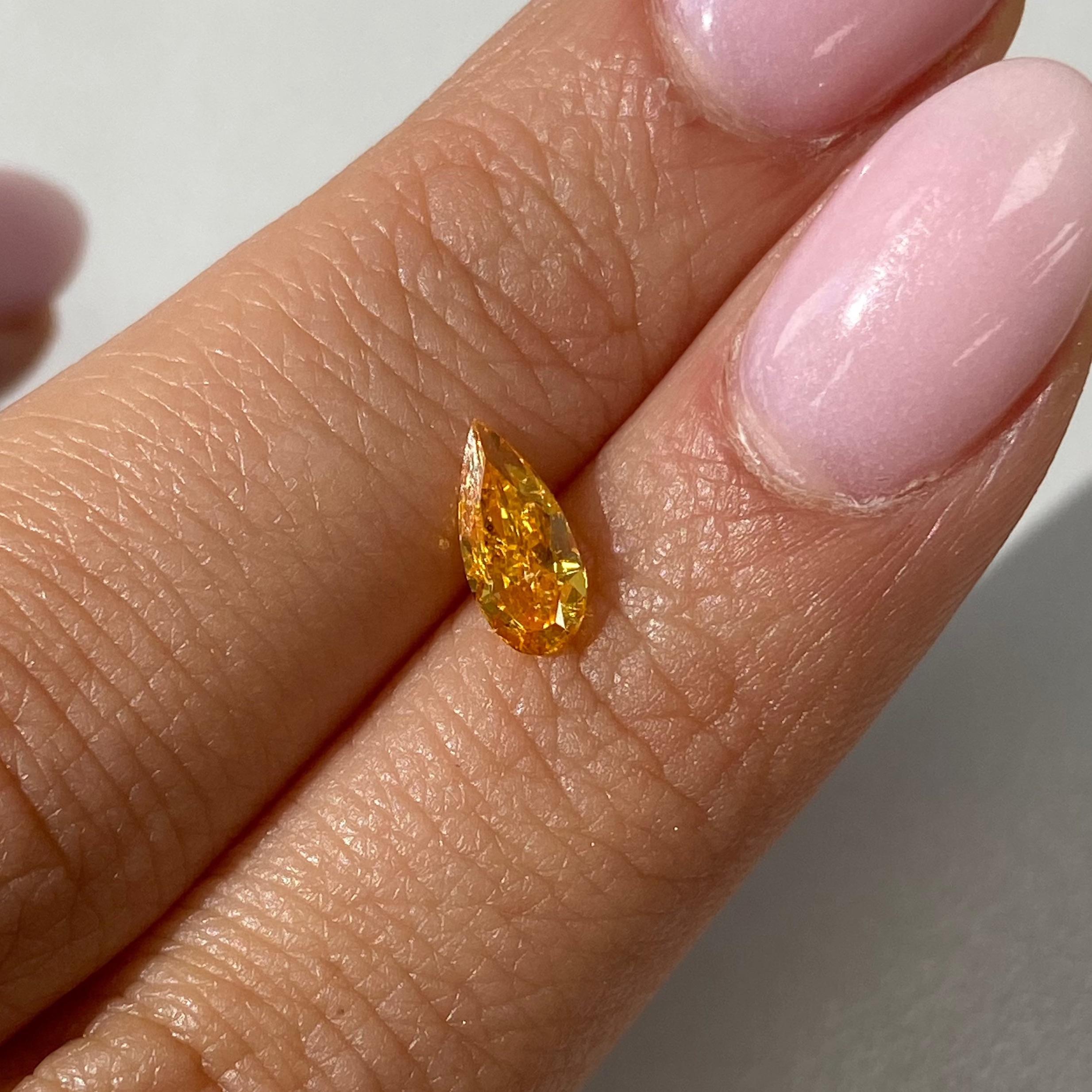 0,52 ct GIA SI2 Fancy Yellowish Orange Pear Diamond In condizioni Nuovo in vendita a New York, NY