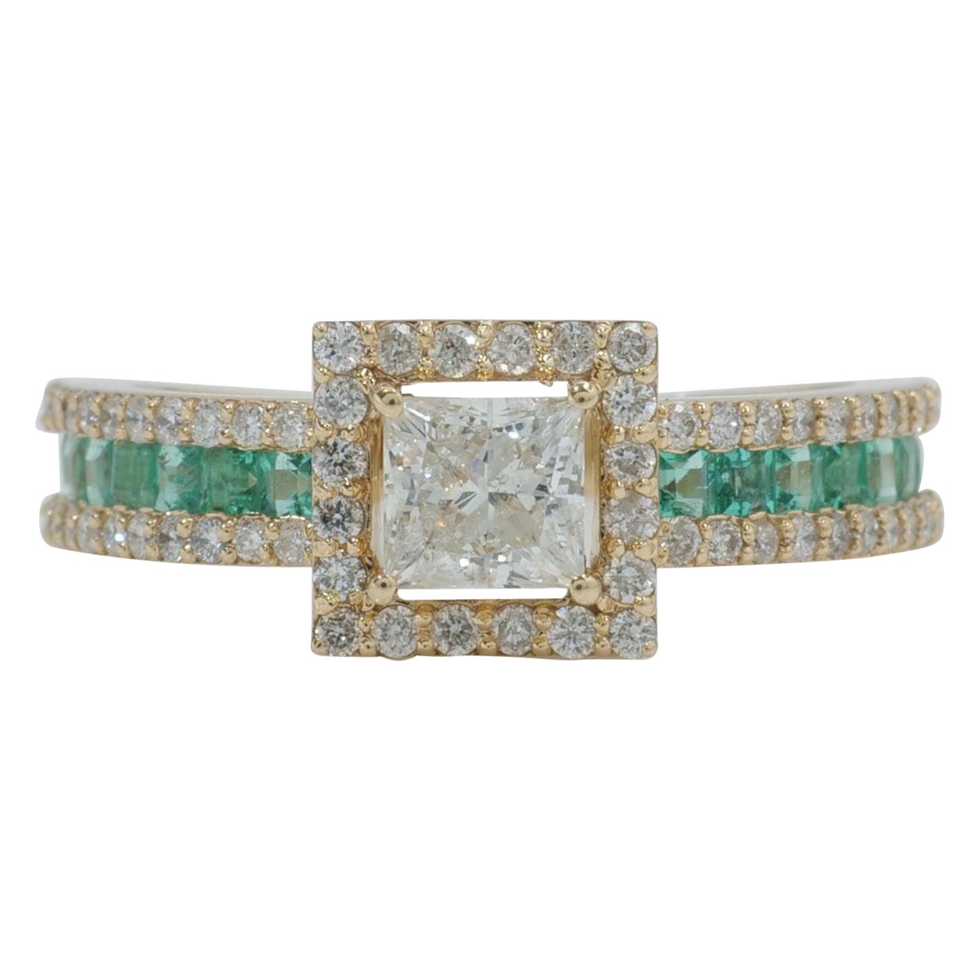 Quadratischer 0,52ct Prinzessinnen-Edelsteinring mit Diamanten aus massivem 14K Gold (zertifiziert) im Angebot