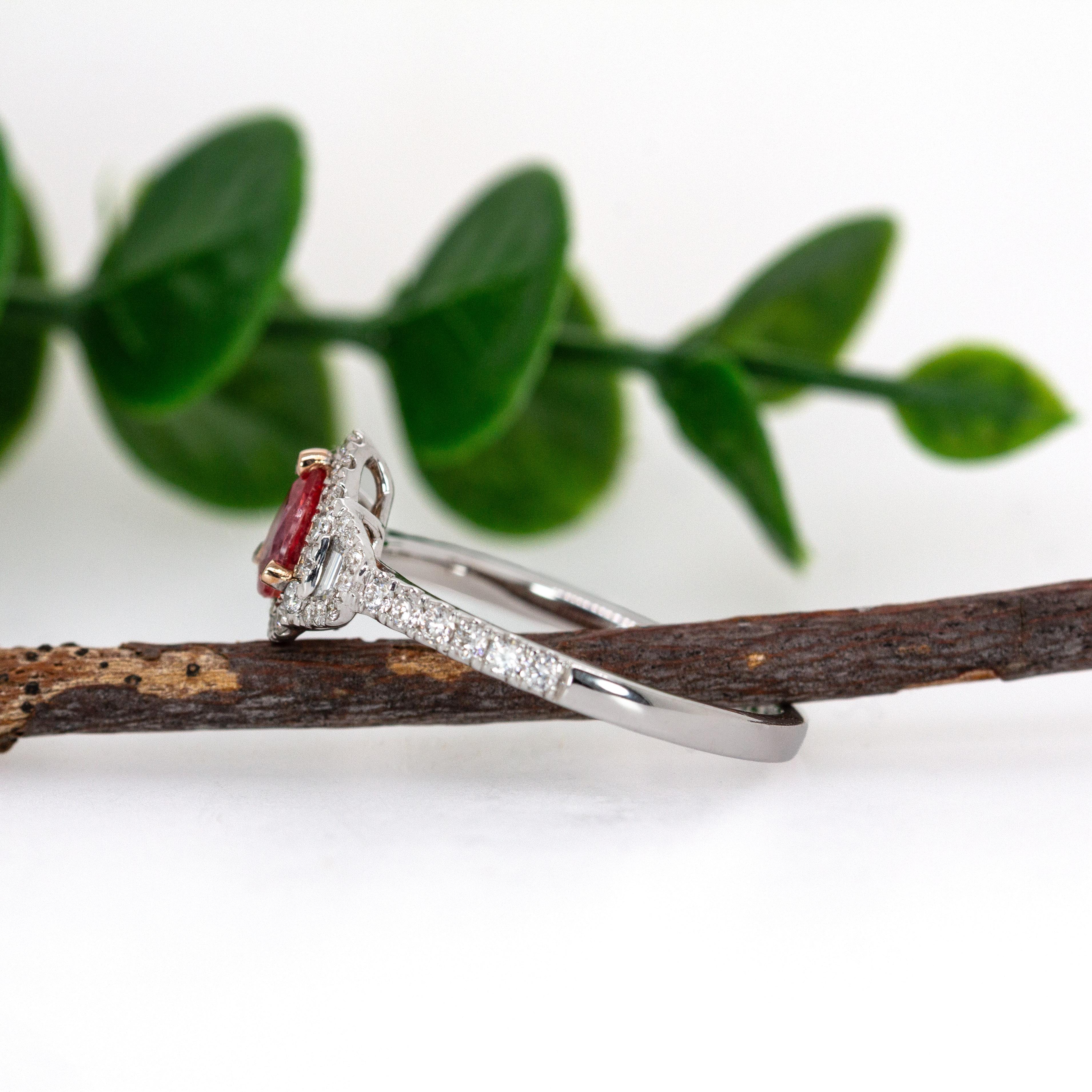 0,52cts Padparadscha Sapphire Ring mit natürlichen Diamanten in 14K Gold  Birne 6x4.5mm Damen im Angebot