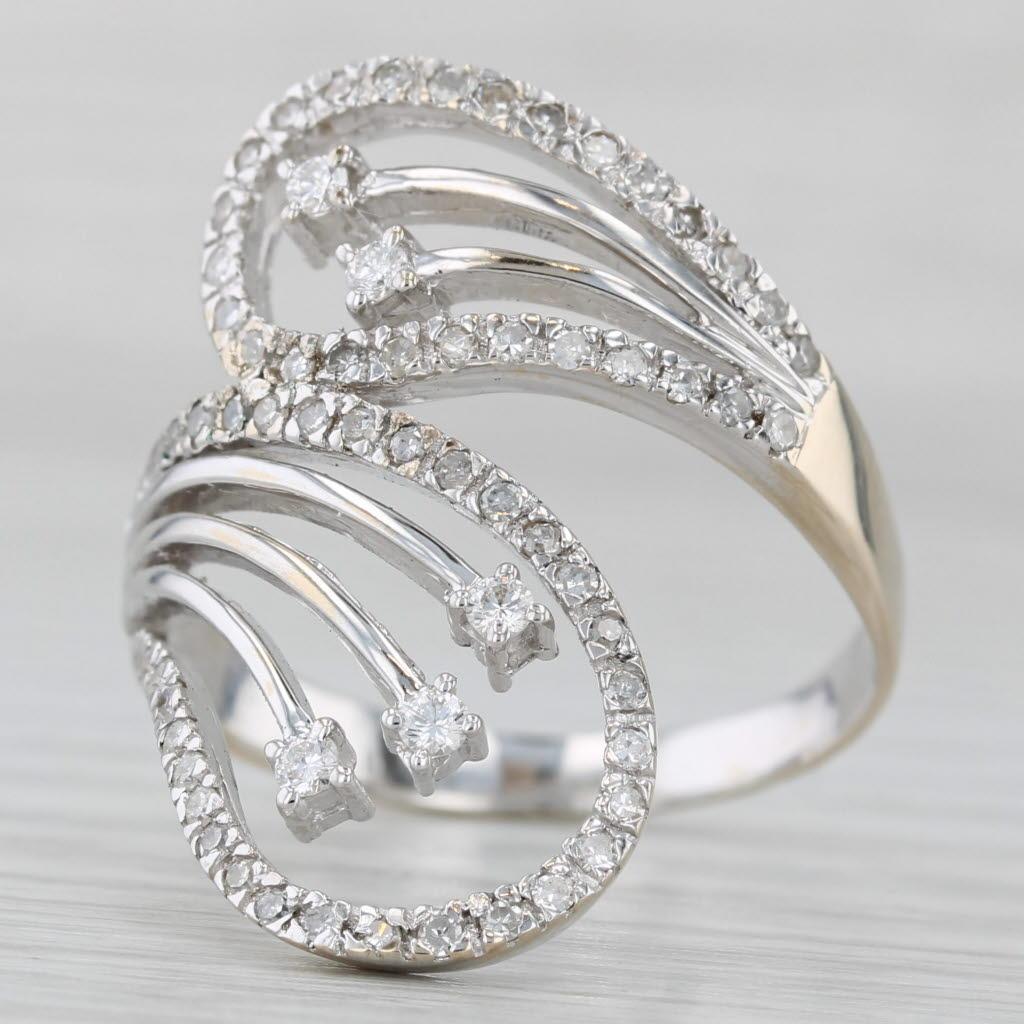 Anello bypass con stelle cadenti di diamante da 0,52 carati in oro bianco 18 carati misura 10 Cocktail in vendita 1