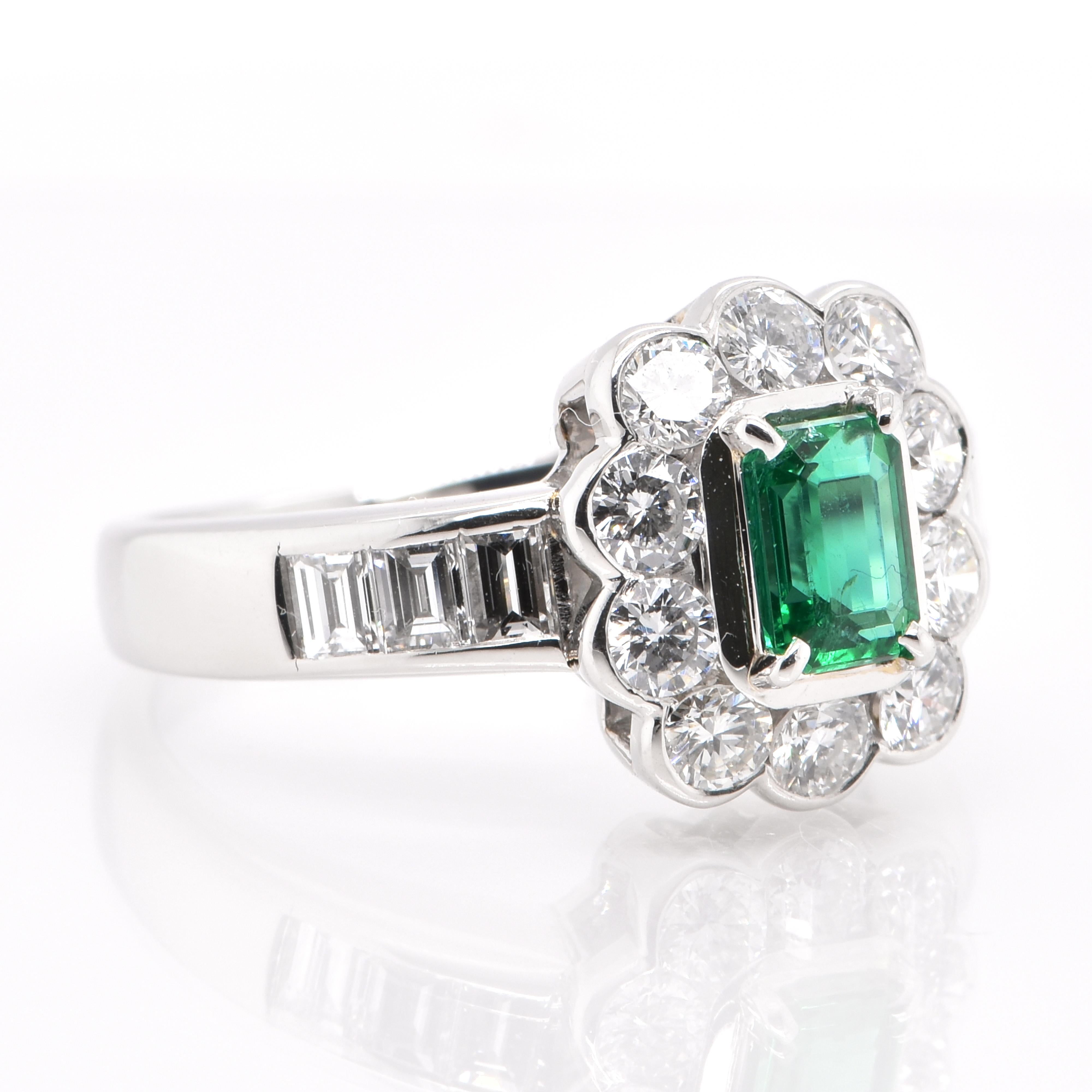 Edwardian 0.53 Carat Natural Colombian Emerald and Diamond Ring Set in Platinum For Sale