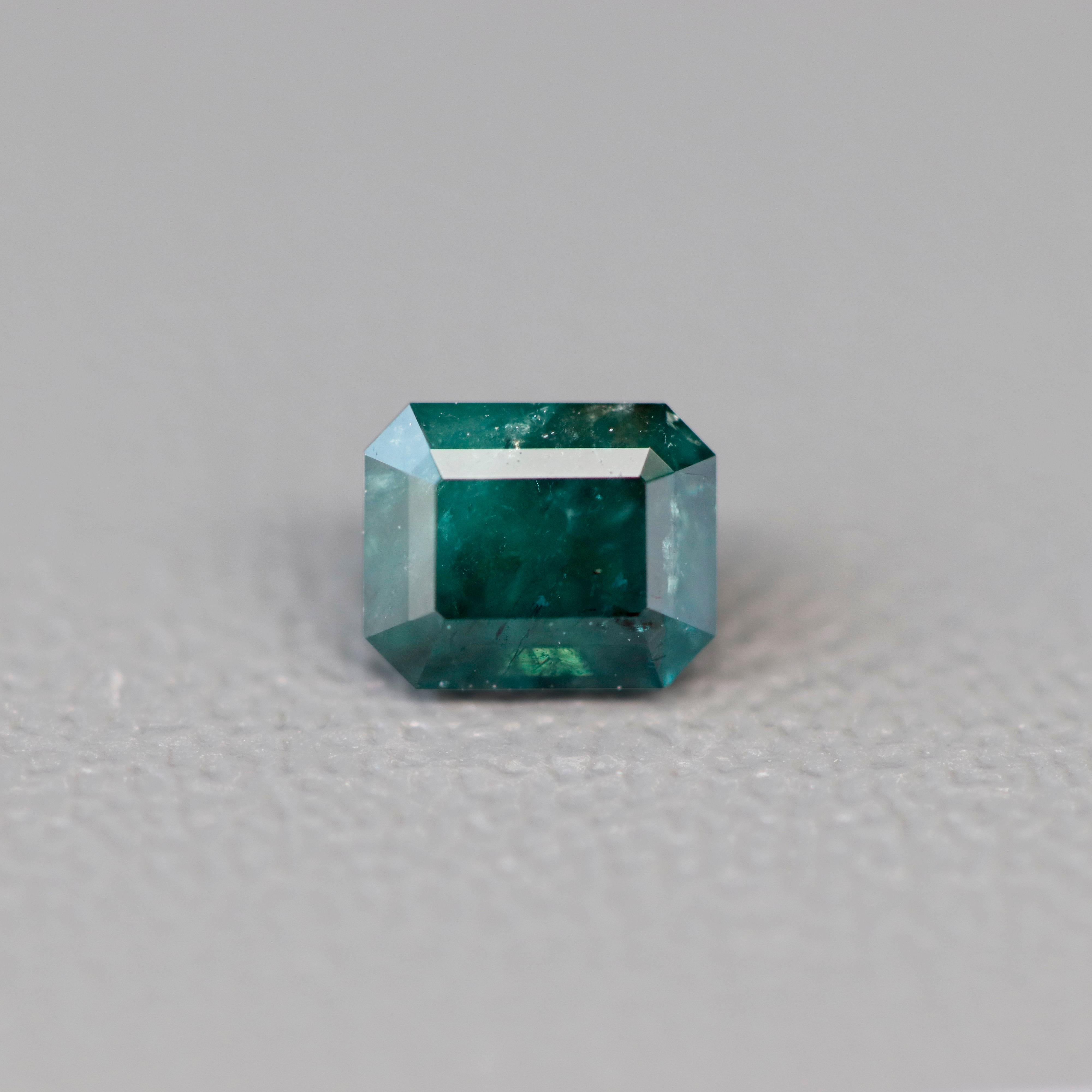 Introducing a captivating piece of nature's marvel, this exquisite listing showcases a mesmerizing 0.53 ct weight natural Russian Alexandrite. 

The natural Russian Alexandrite is renowned for its remarkable color-changing properties, shifting from