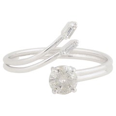 Bague en or blanc 10 carats avec diamants baguettes ronds de 0,53 carat de pureté SI