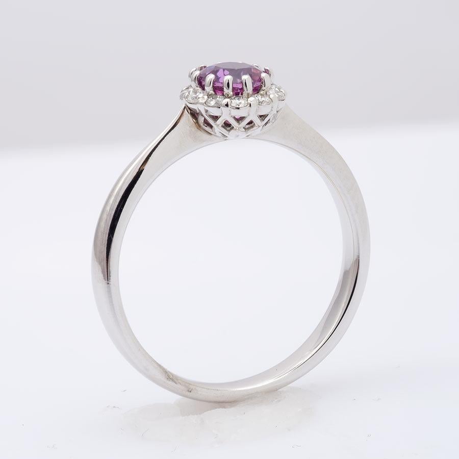 0.53 Carats Natural Pink Sapphire Diamonds set in 14K White Gold Ring  In New Condition In Los Angeles, CA