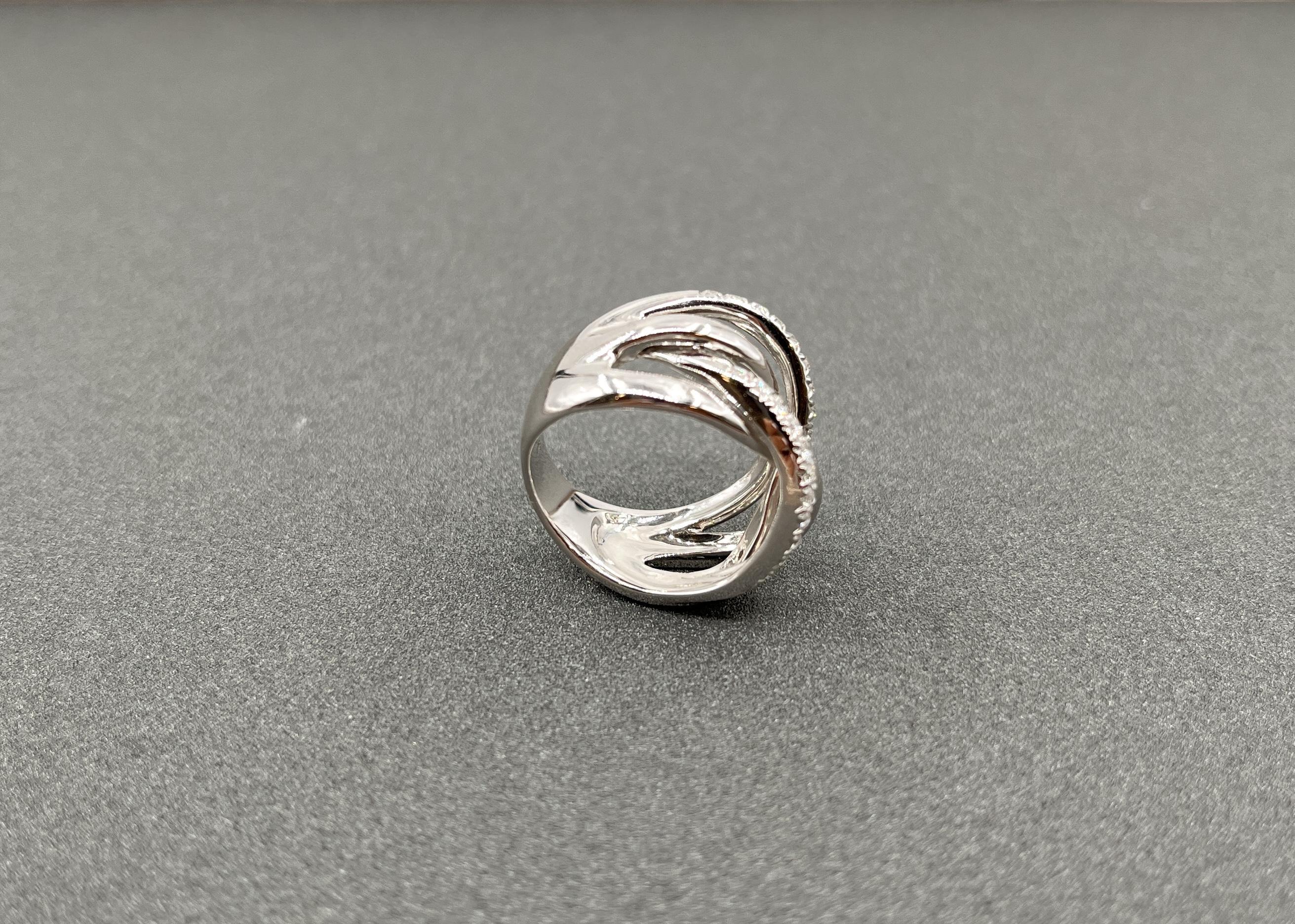 Women's or Men's 0.53 ct Diamond Fashion Ring For Sale
