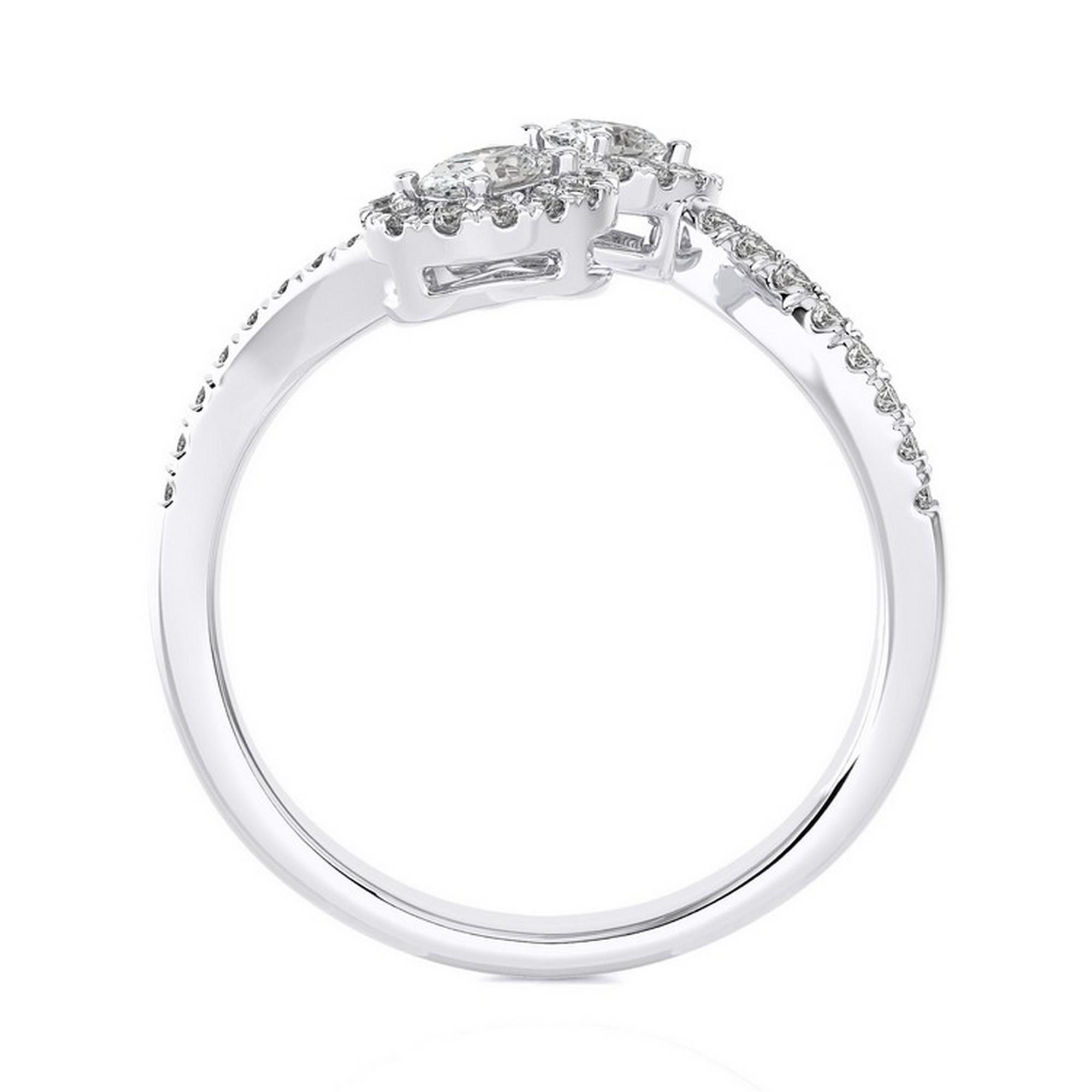 Modern 0.53 CTW Round & Oval Diamonds 14K White Gold Classic Collection Finger Ring For Sale