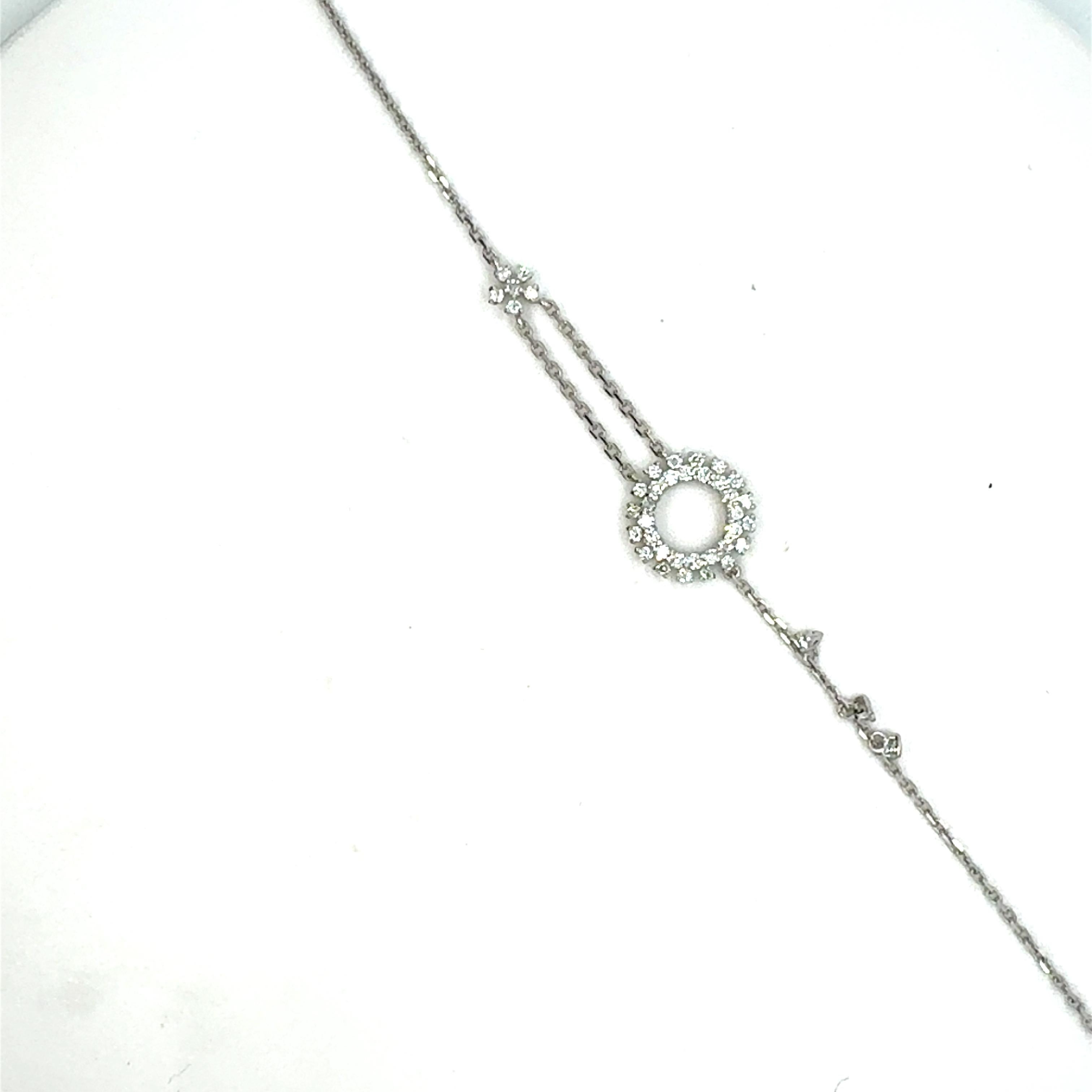 
0,54 Karat  Natürliches Diamantarmband mit Rundschliff 14 Karat Weißgold

Artikel Specs: 47 natürliche Diamanten im Rundschliff mit einem Gewicht von 0,54 Karat (Reinheit: SI1, Farbe: F)

Entdecken Sie die perfekte Mischung aus Eleganz und