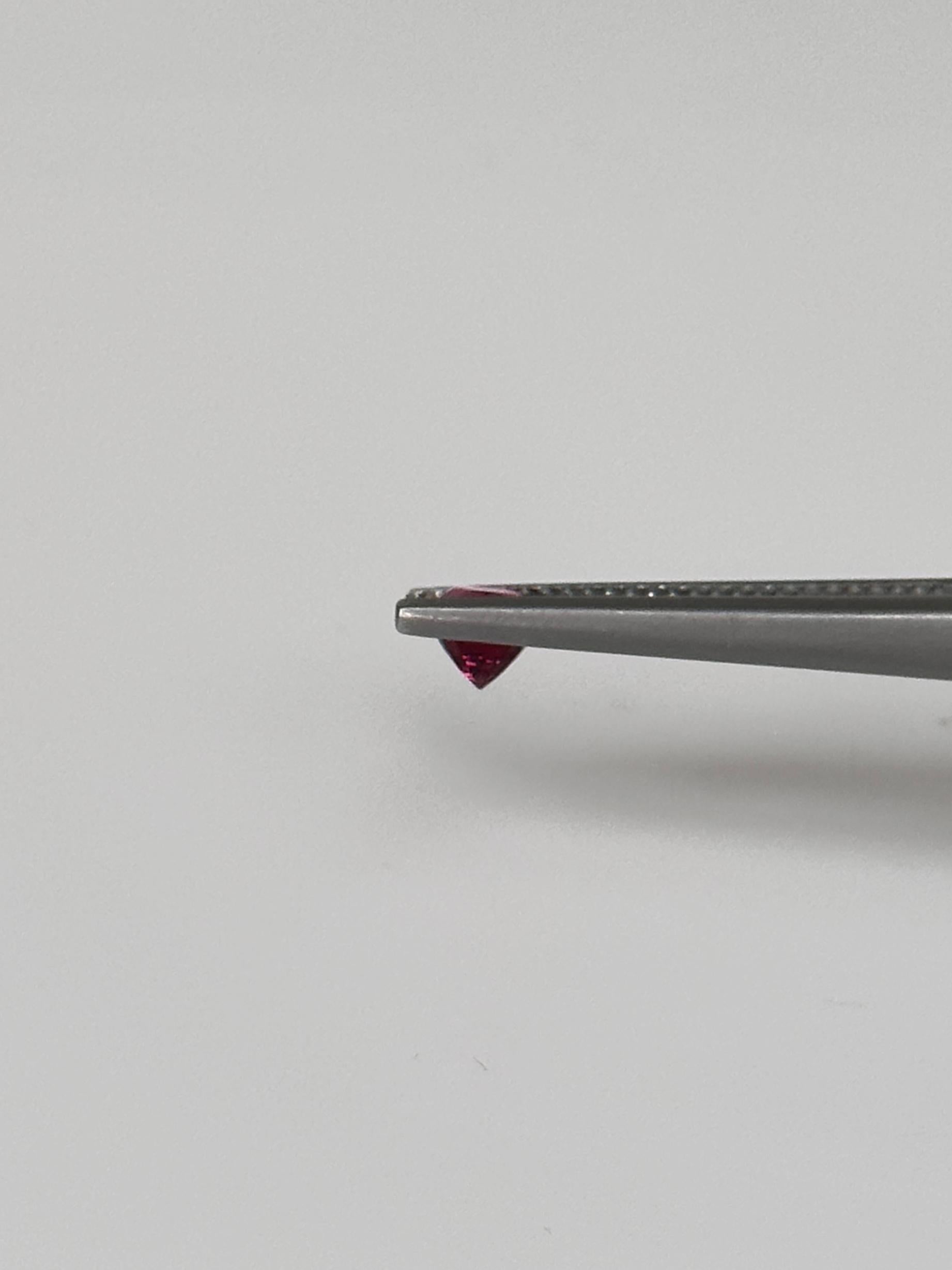 Spinello birmano rosa rossastro da 0,54 carati in vendita 1