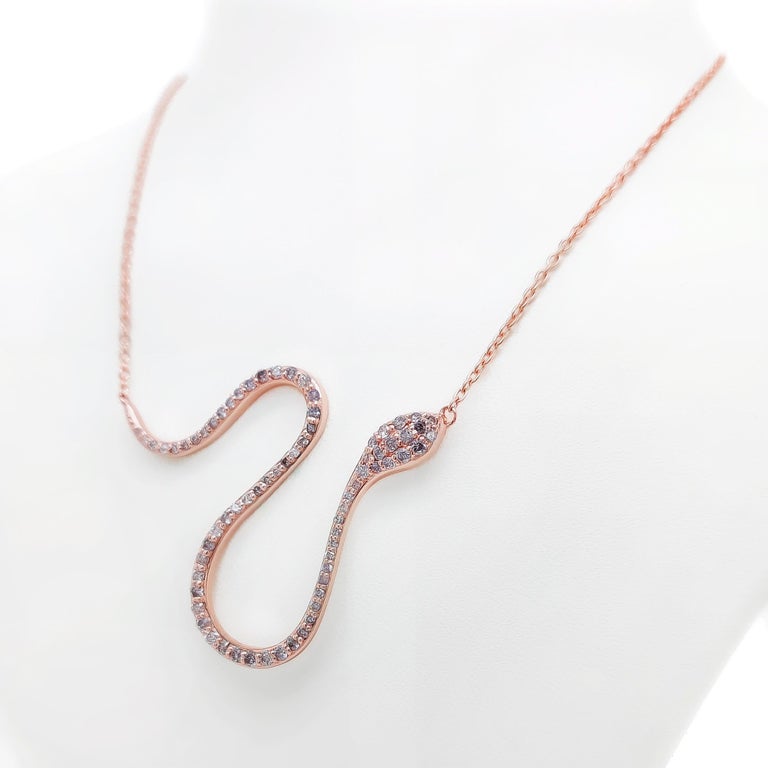 Collier pendentif serpent en or 14k avec diamant rose rond de 0,54 carat En  vente sur 1stDibs