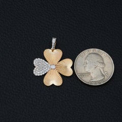 Ciondolo a forma di trifoglio fortunato con diamante da 0,54 carati in oro giallo 14 carati, con petalo bicolore