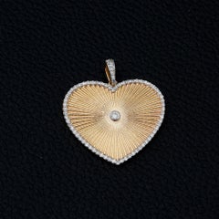 Ciondolo a forma di cuore a raggiera con diamante da 0,54 carati in oro giallo massiccio per regalo