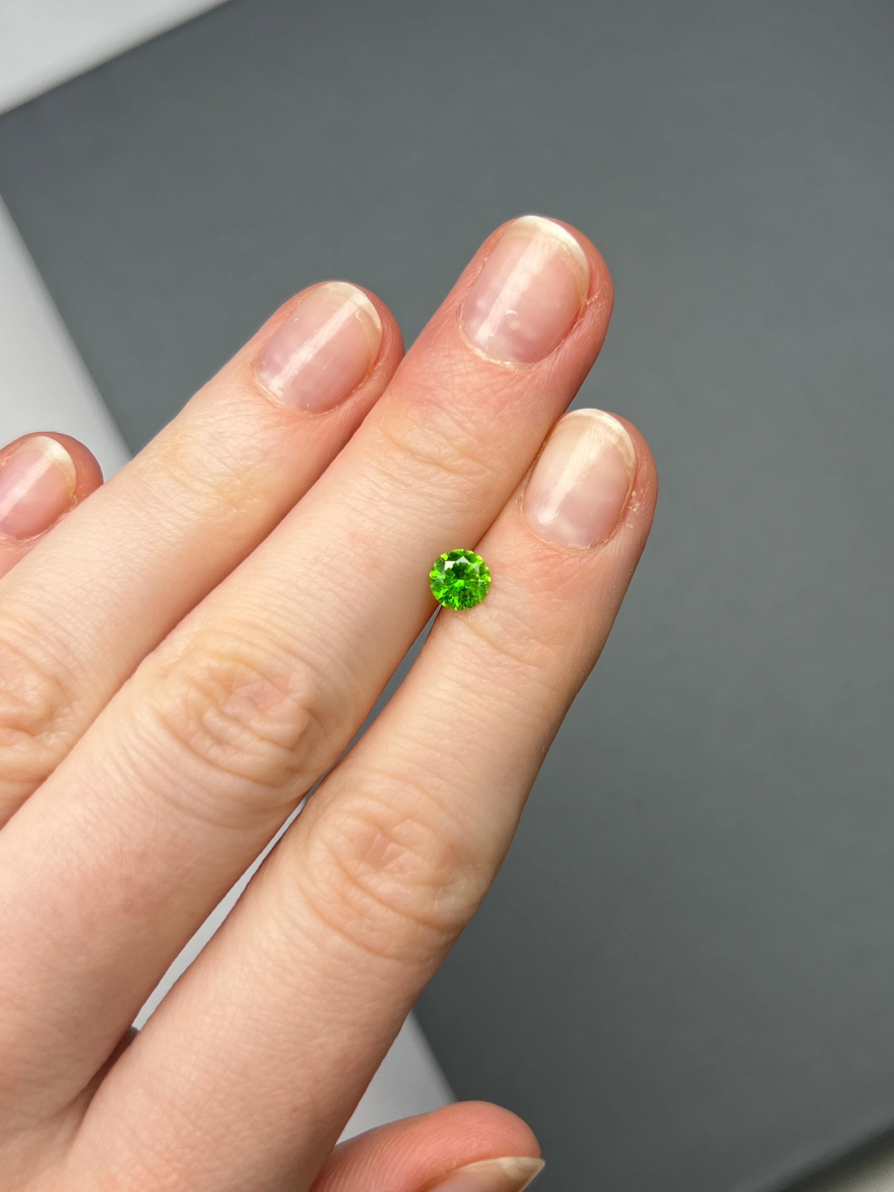 Round Cut 0.54 ct Horsetail Inclusion Russian Demantoid Garnet Loose Gemstone