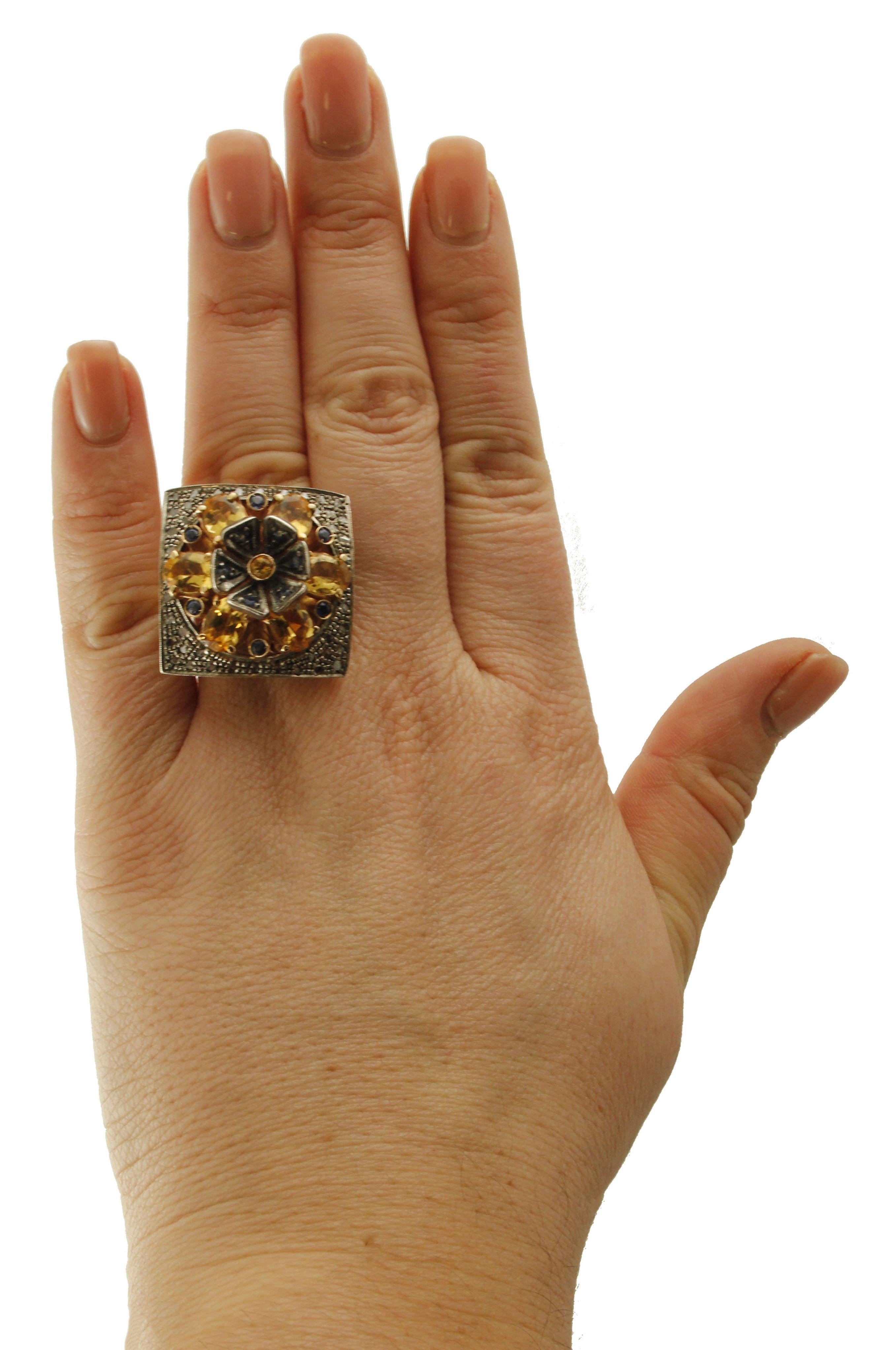 Bague mode en or rose, diamants 0,54 carat, saphirs bleus et jaunes 4,77 carats Excellent état - En vente à Marcianise, Marcianise (CE)