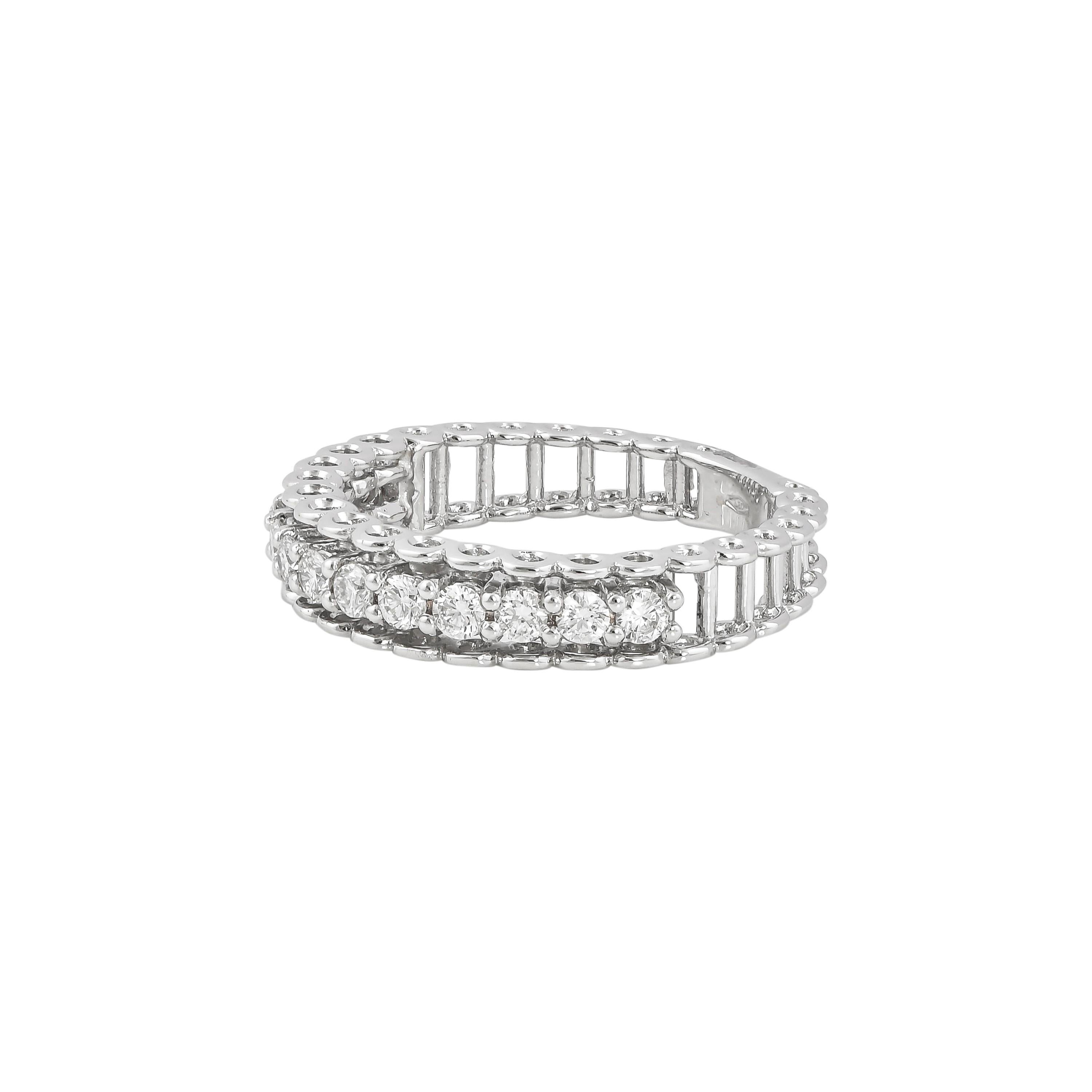 Contemporary 0.541 Carat GVS Diamond Band Ring in 18 Karat White Gold For Sale