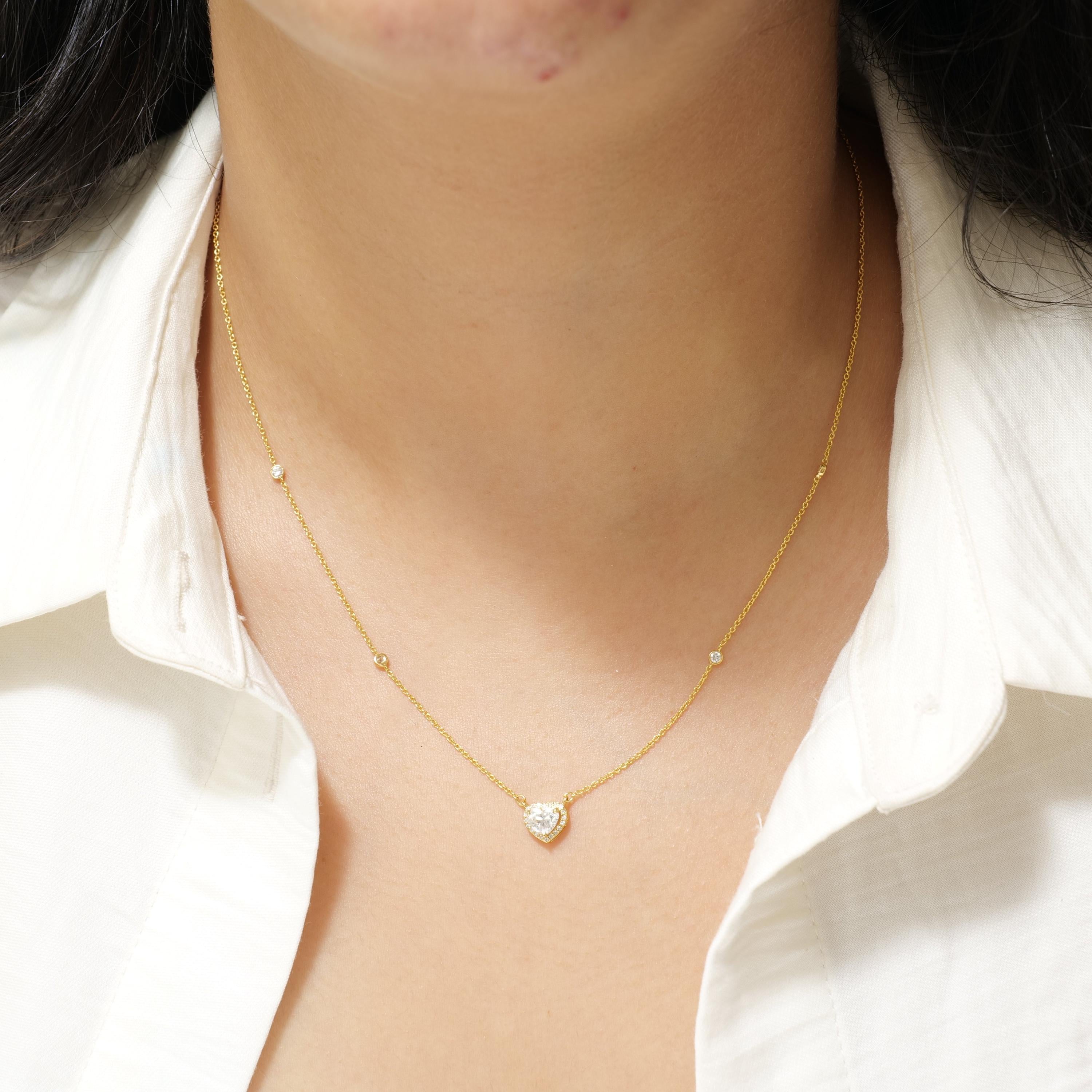 Art déco Collier en or massif 14k avec chaîne en diamant naturel de 0,54ct taillé en cœur (certifié) en vente