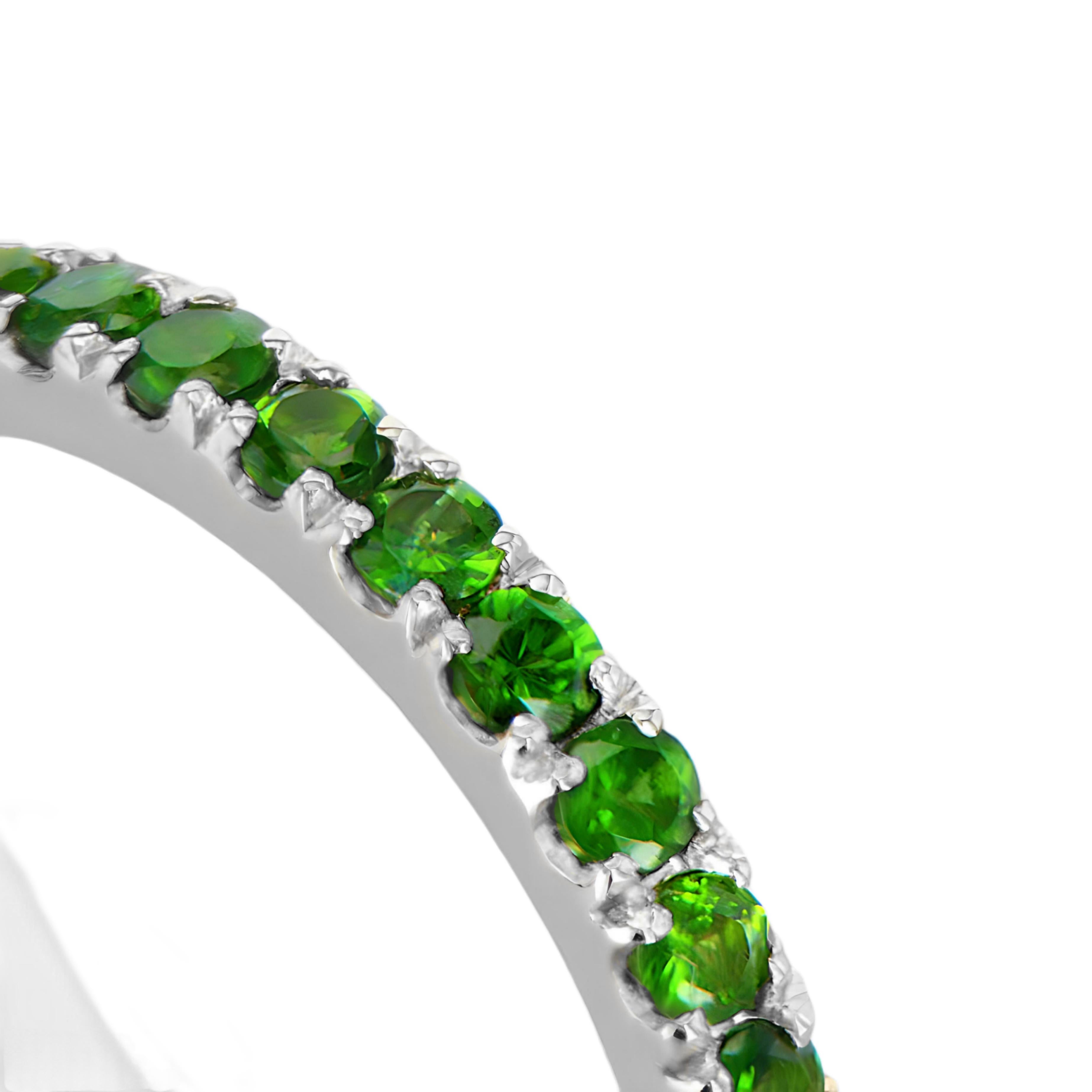 Modern 0.54Ct Natural Round Tsavorite Half Eternity Ring  For Sale
