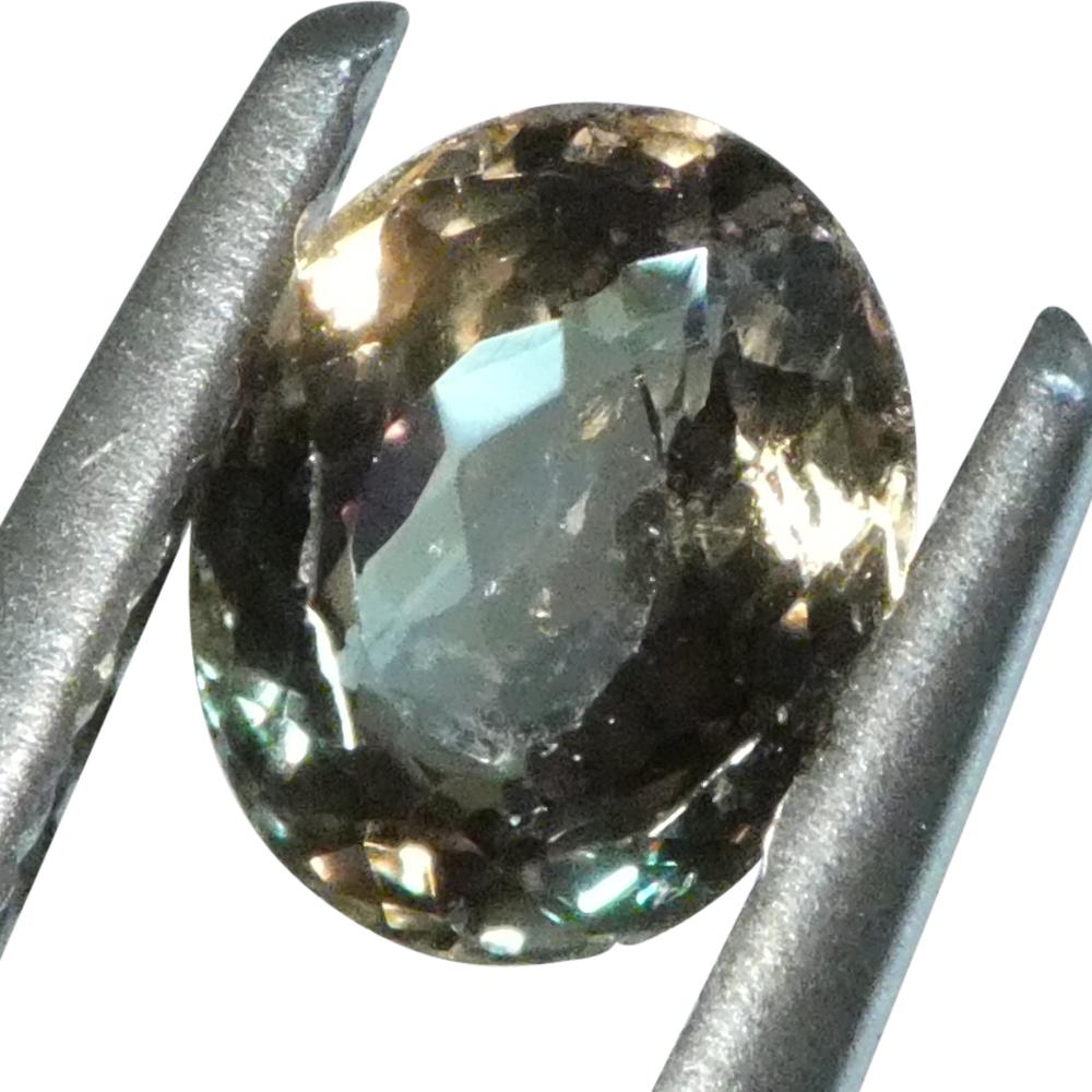 0,54ct Oval Yellowish Green to Yellowish Brown Alexandrite dallo Sri Lanka in vendita 8
