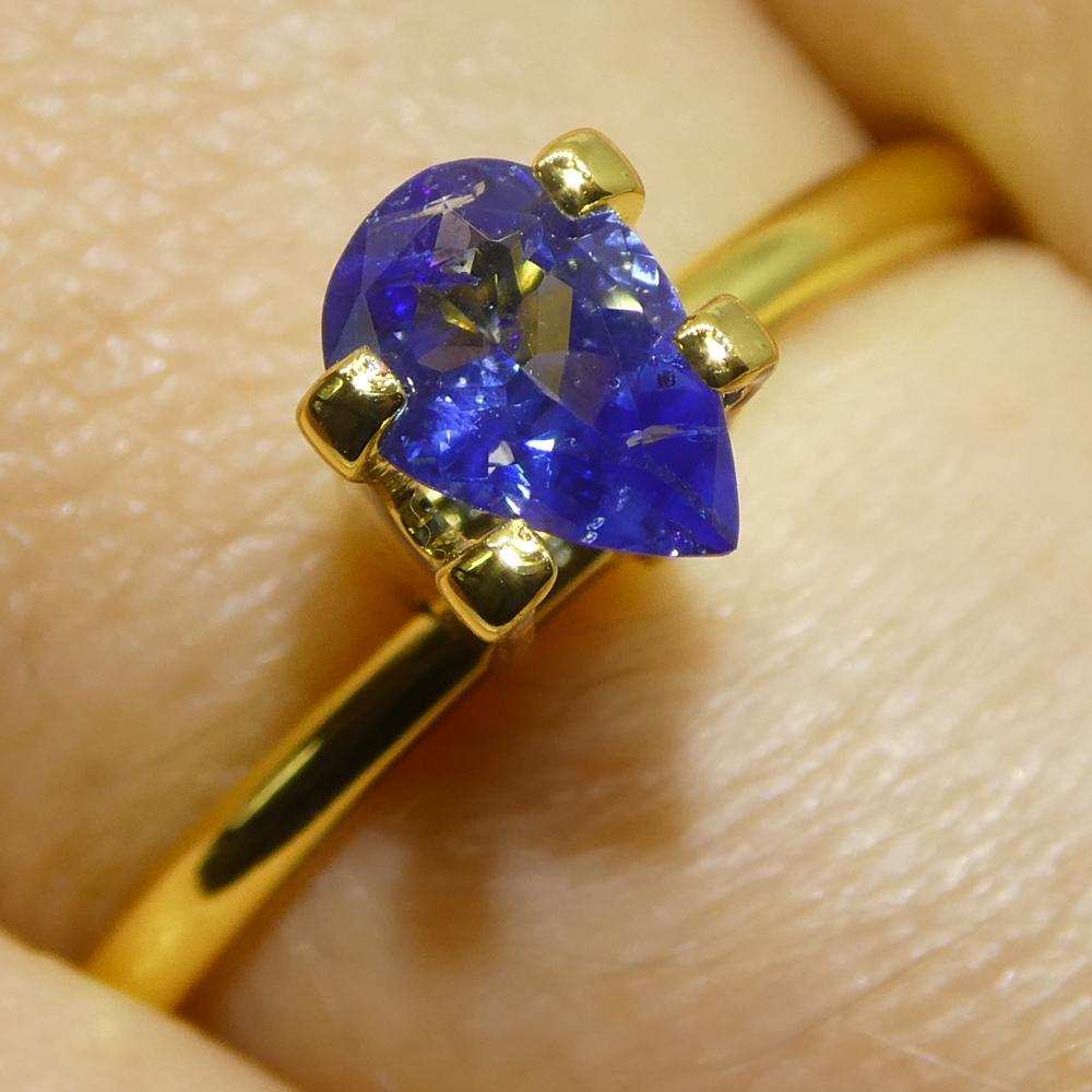 Beschreibung:

Edelstein-Typ: Saphir 
Anzahl von Steinen: 1
Gewicht: 0,54 Karat
Abmessungen: 6,67 x 4,44 x 2,50 mm
Die Form: Birne
Schliffart Krone: Brillantschliff
Schnittstil-Pavillon: Stufenschnitt 
Transparenz: Durchsichtig
Klarheit: Geringfügig