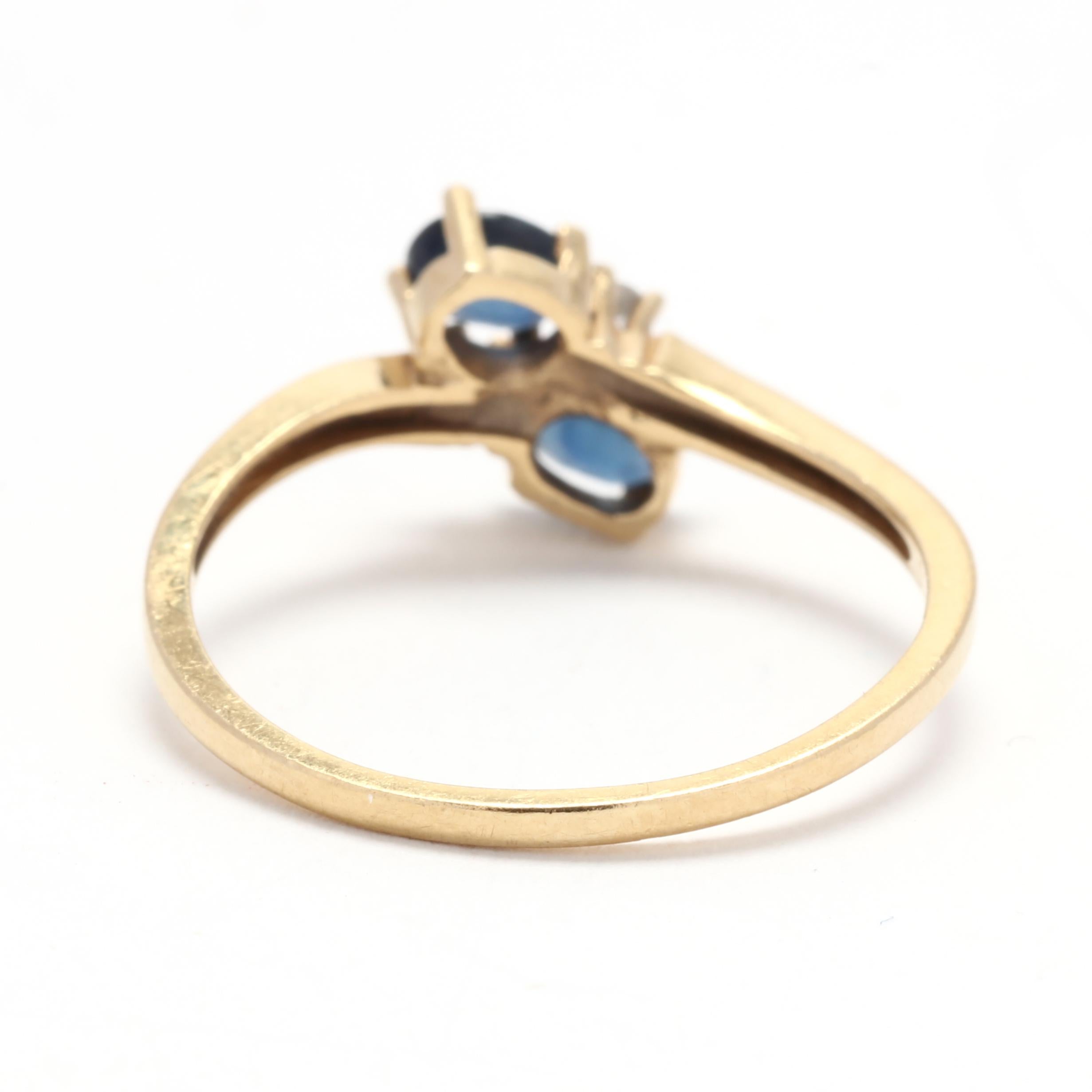 Oval Cut 0.54ctw Sapphire Diamond Toi et Moi Ring, 18K Yellow Gold, Ring Size 6.5, Simple For Sale
