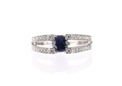 0.54tcw 18K Natural Purple Blue Tanzanite & Diamond Ring