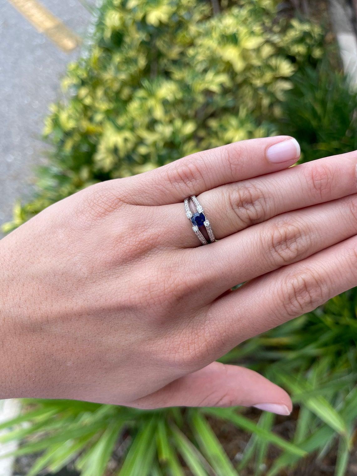 0.54tcw 18K Natural Purple Blue Tanzanite & Diamond Ring In New Condition For Sale In Jupiter, FL