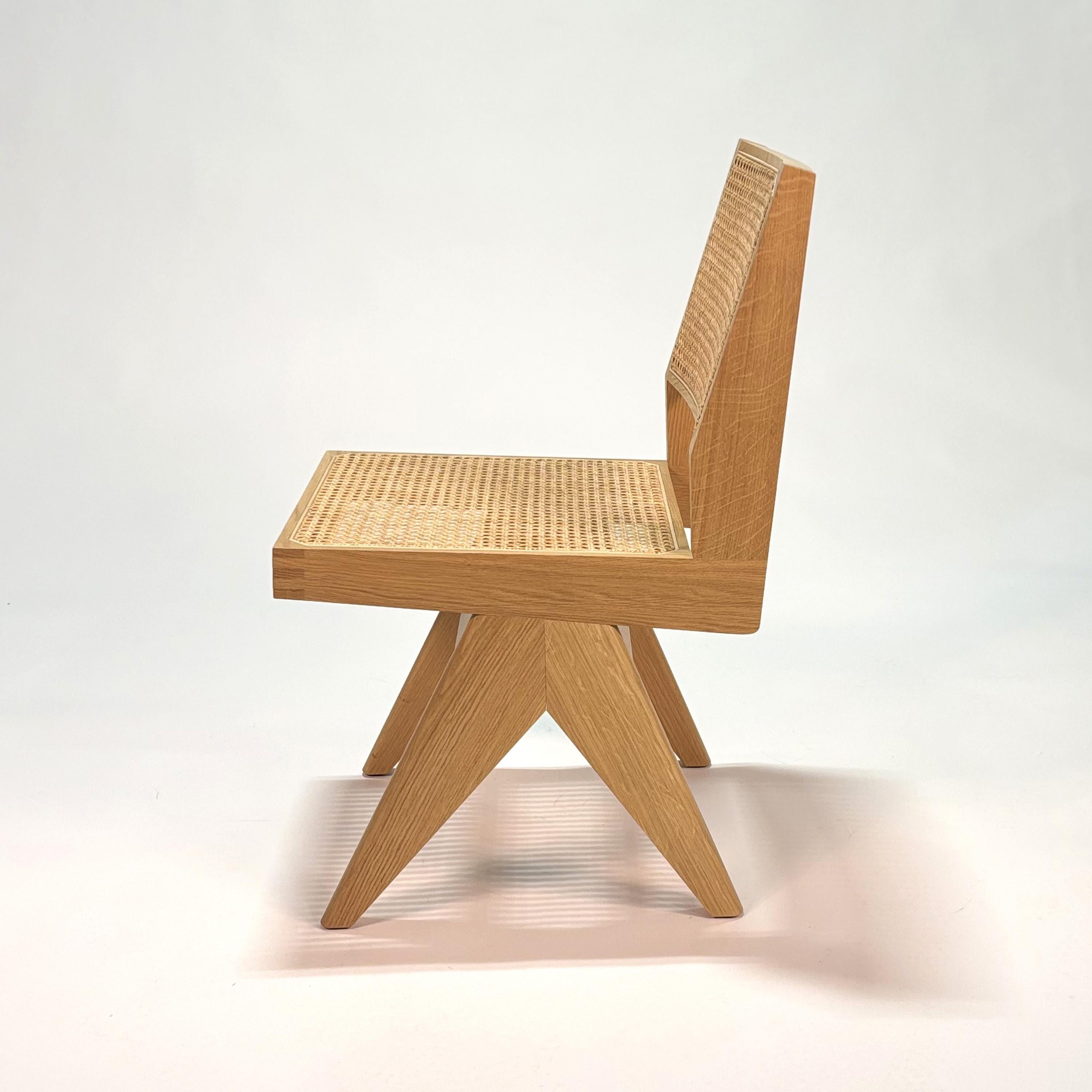 055 Capitol Complex Stuhl von Hommage a Pierre Jeanneret im Angebot 4