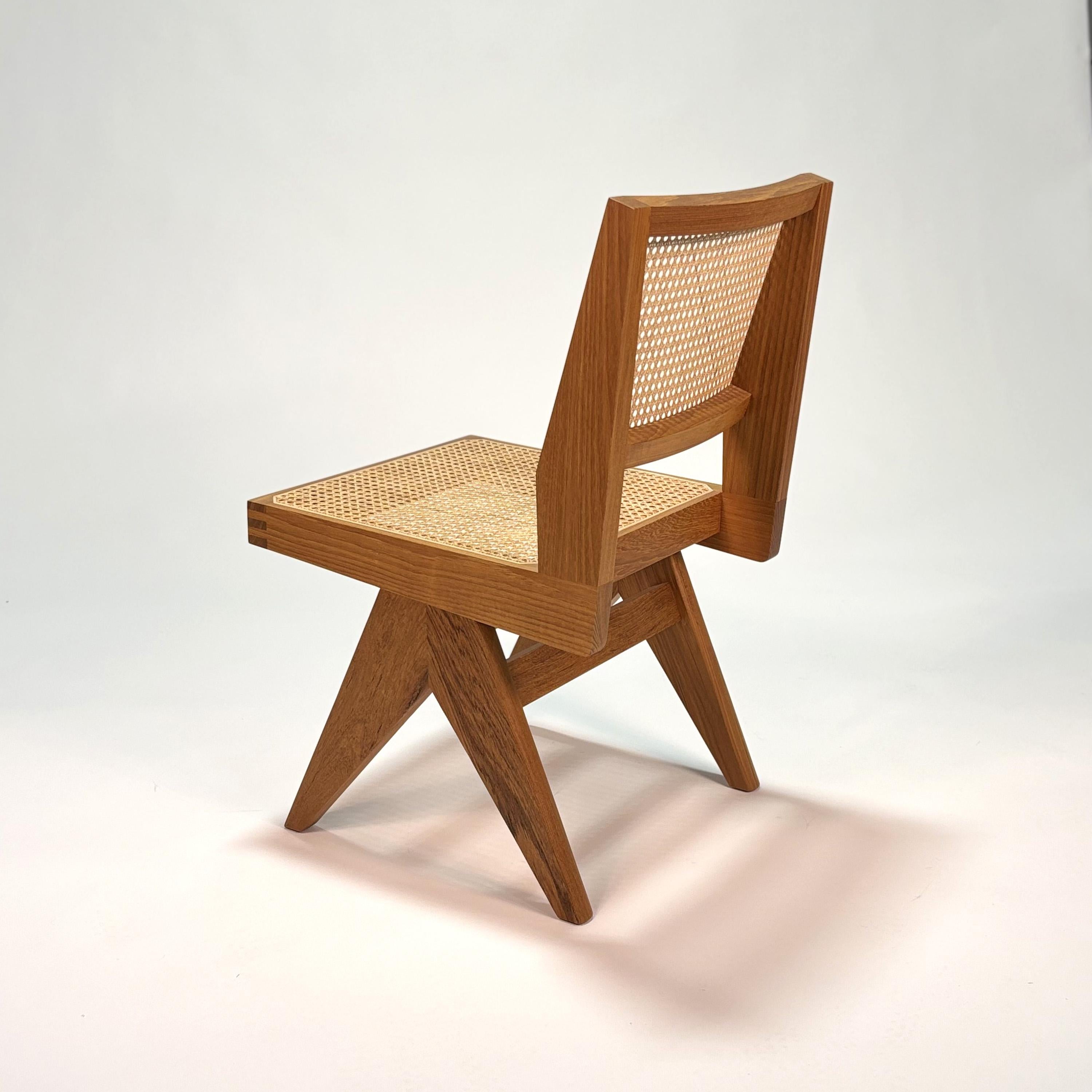 055 Capitol Complex Stuhl von Hommage a Pierre Jeanneret im Angebot 6
