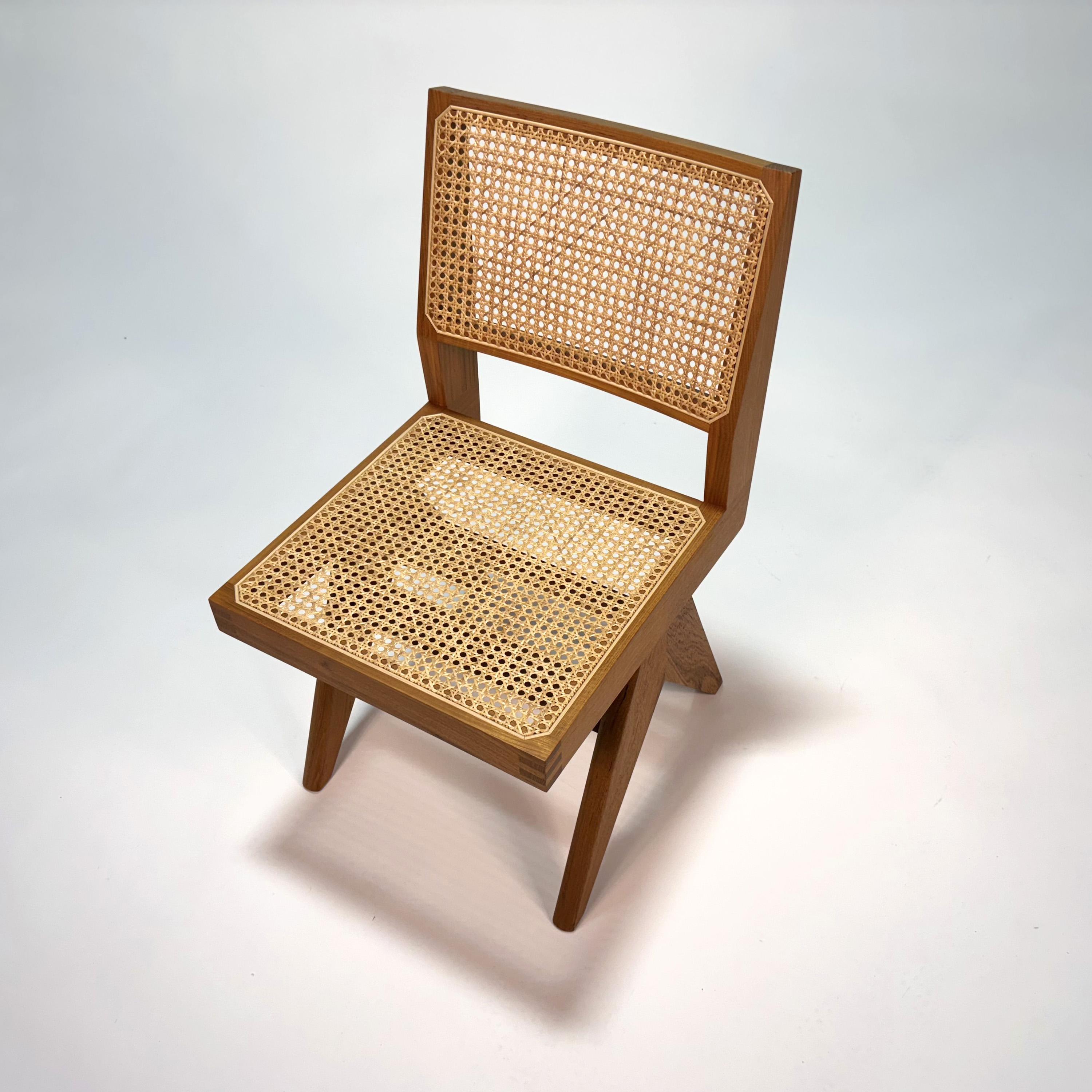 055 Capitol Complex Stuhl von Hommage a Pierre Jeanneret im Angebot 7