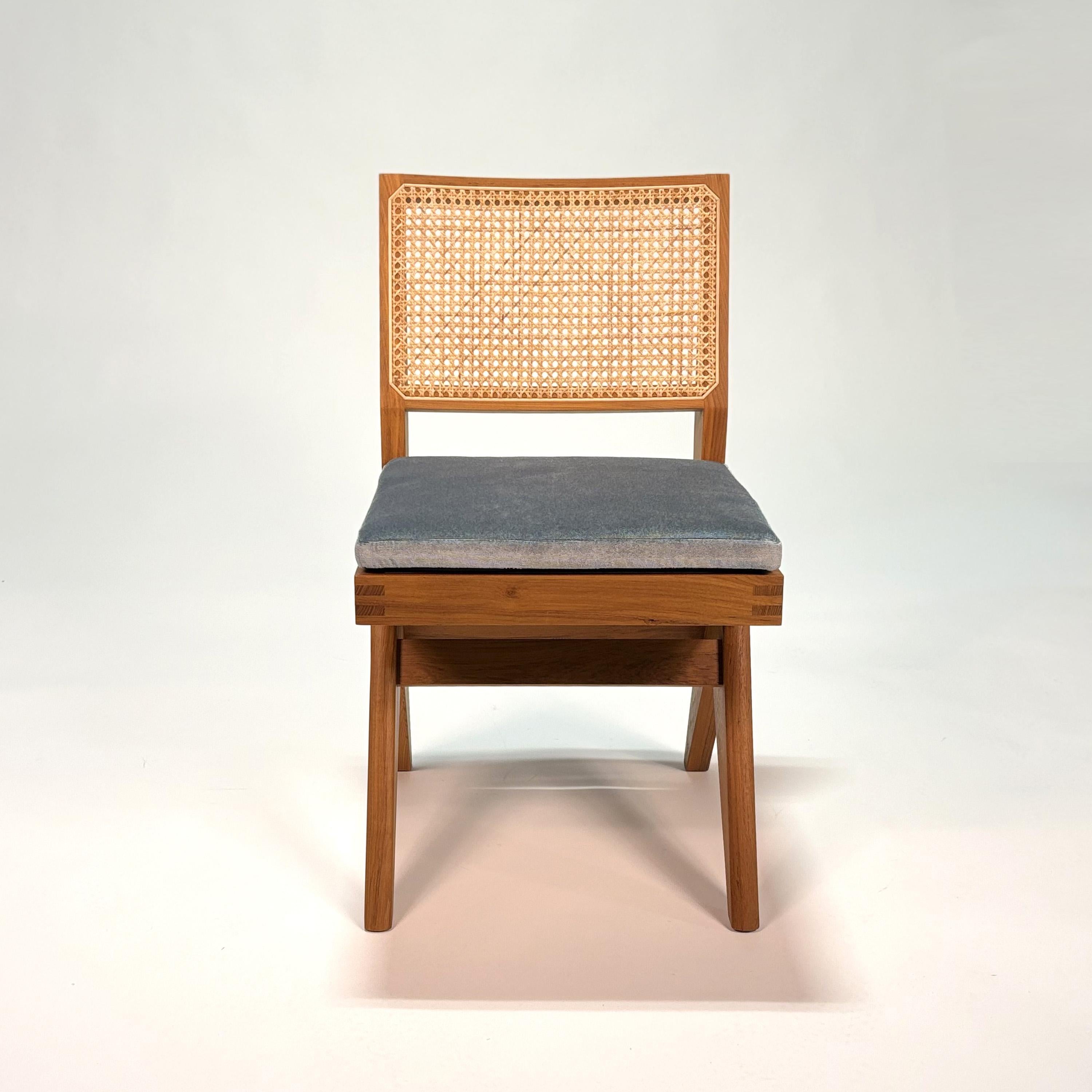 055 Capitol Complex Stuhl von Hommage a Pierre Jeanneret (Italienisch) im Angebot