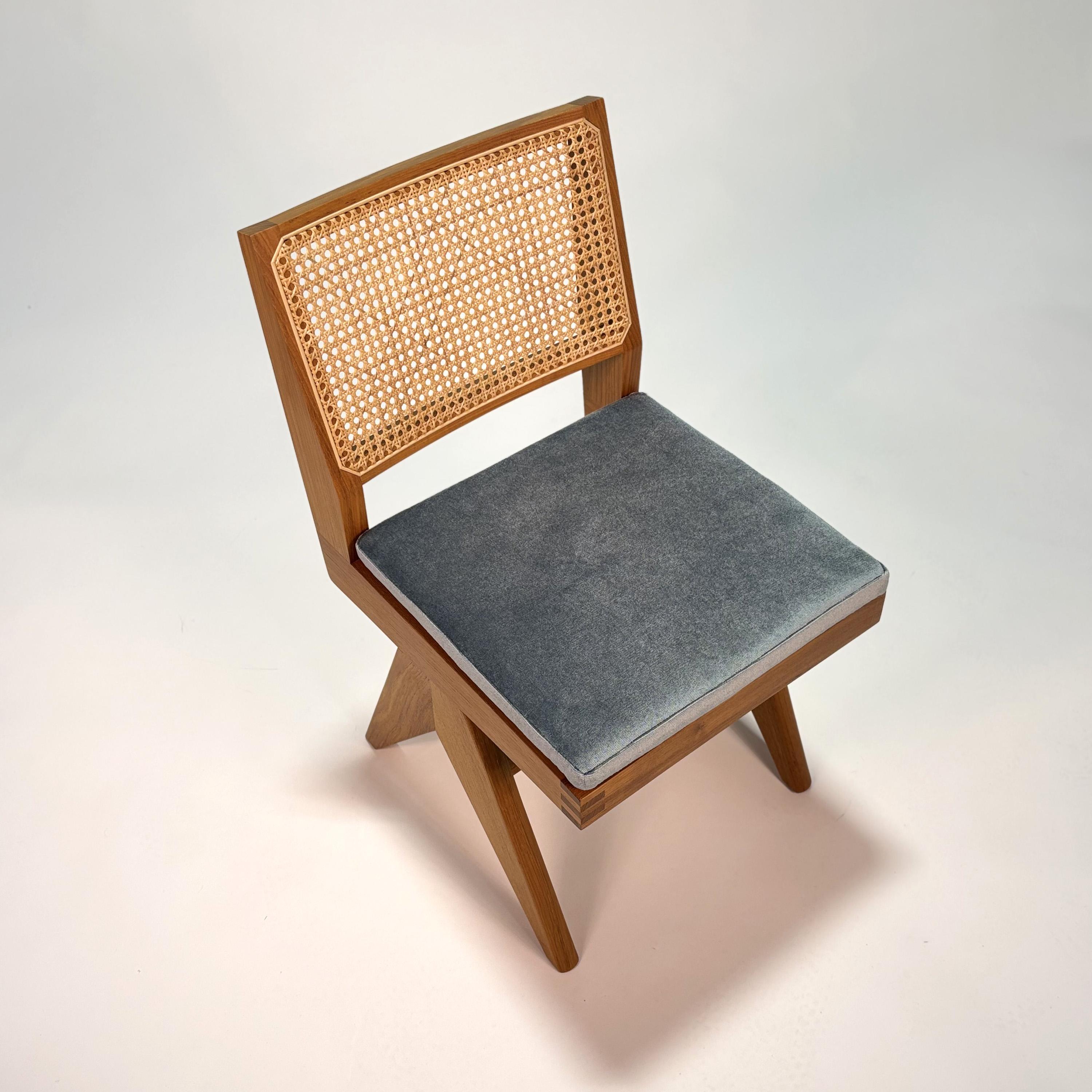 055 Capitol Complex Stuhl von Hommage a Pierre Jeanneret (Gehstock) im Angebot