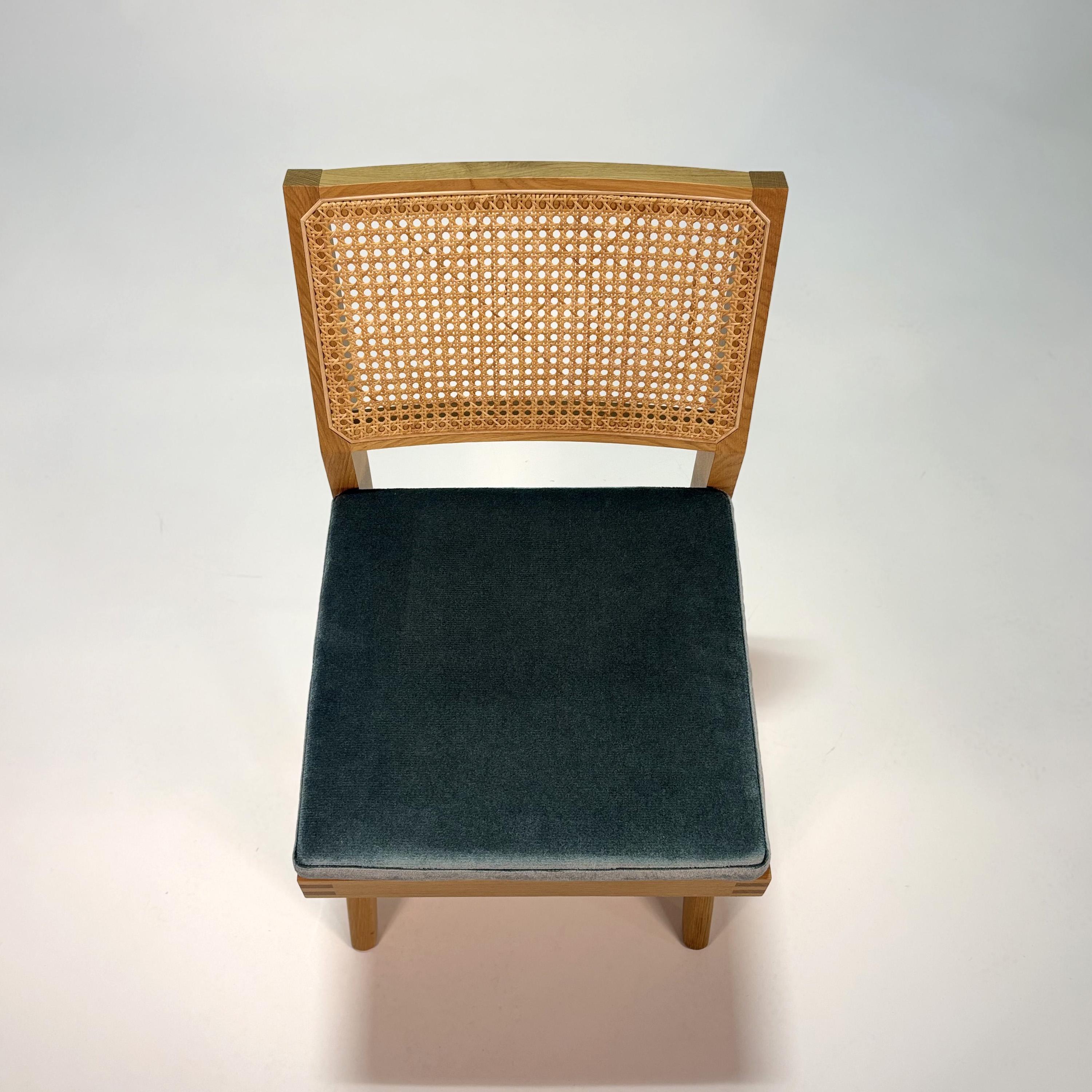 055 Capitol Complex Stuhl von Hommage a Pierre Jeanneret im Angebot 1