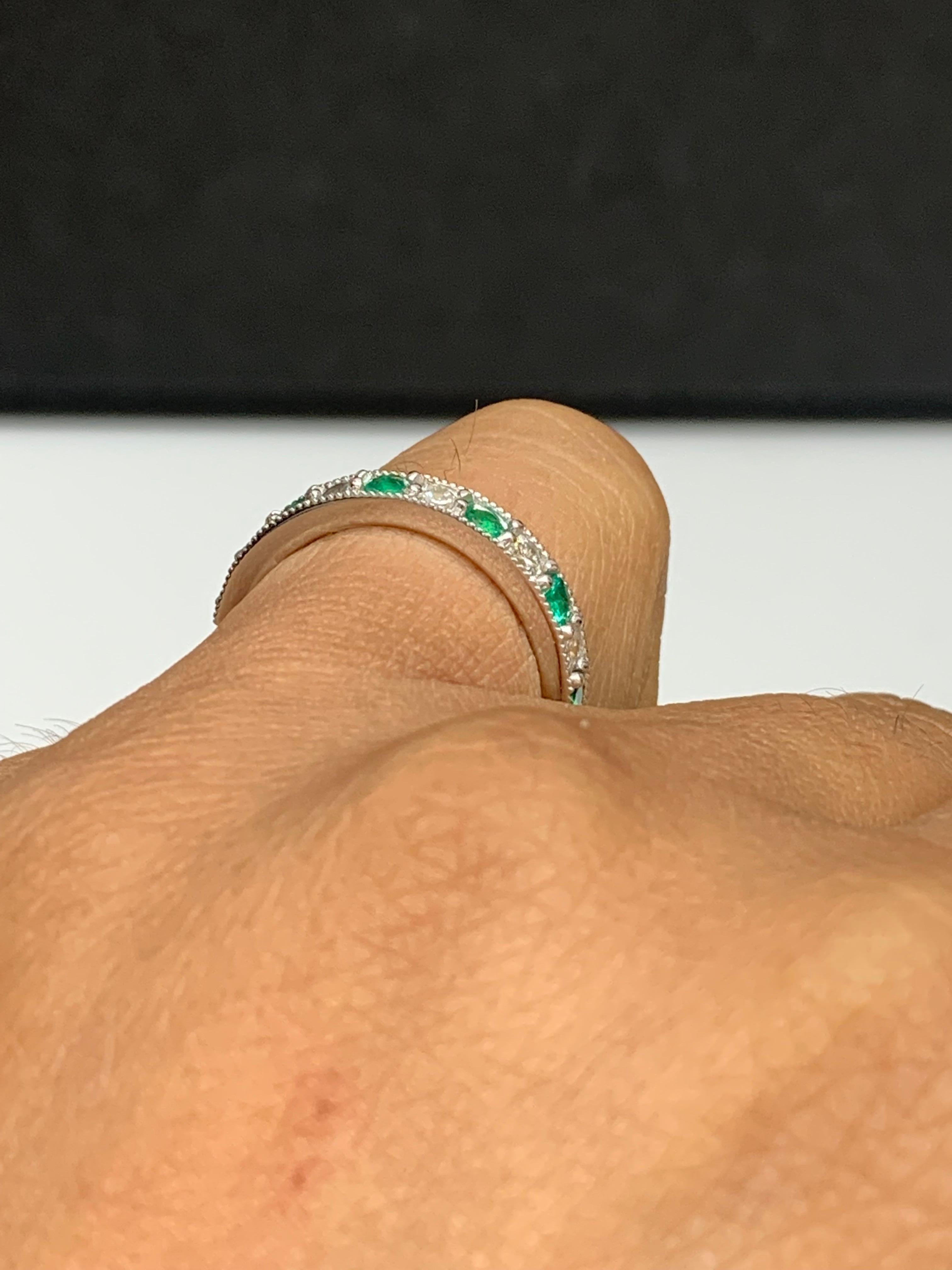 0.55 Carat Brilliant Cut Emerald and Diamond Band in 14K White Gold In New Condition For Sale In NEW YORK, NY