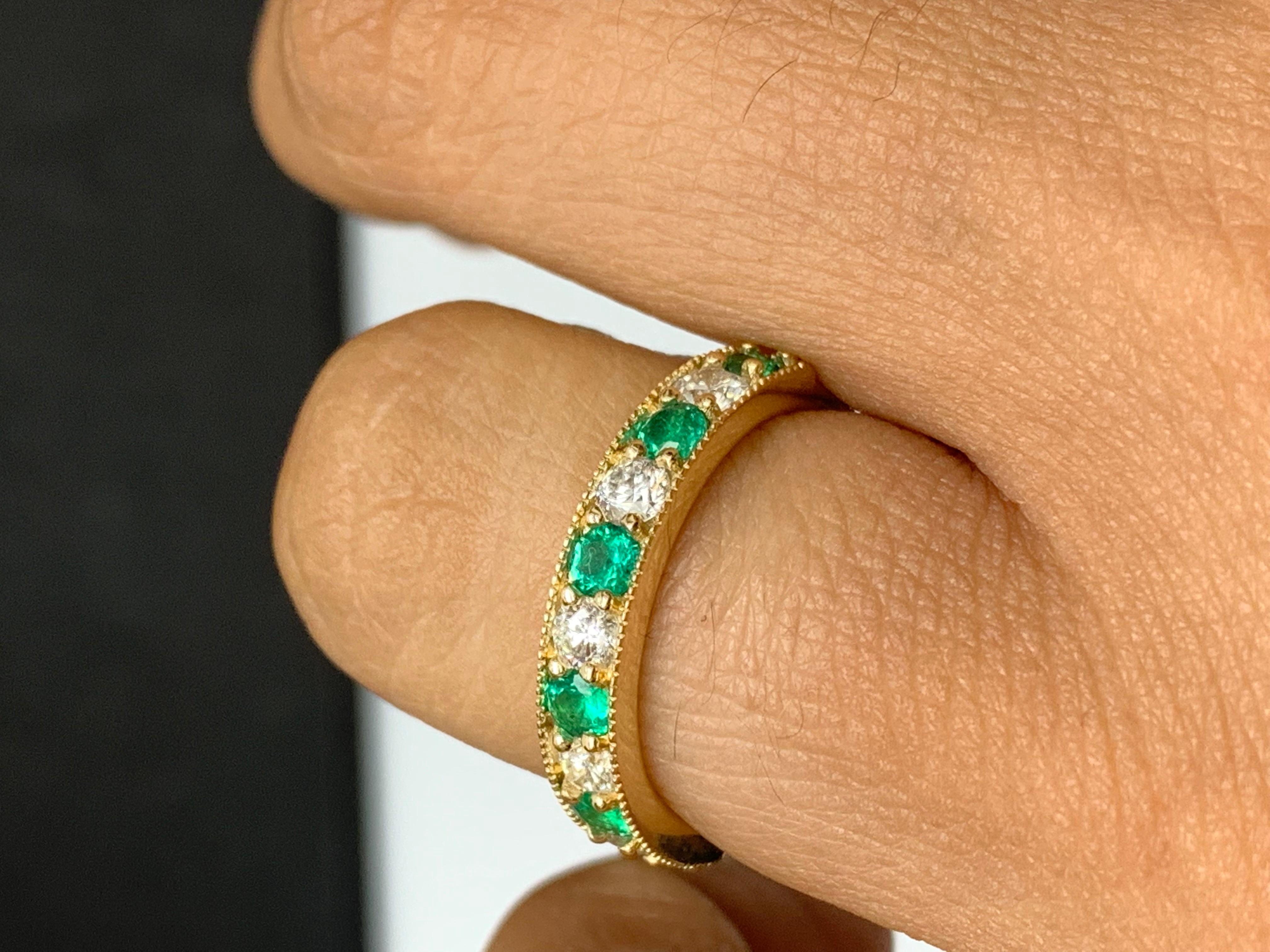Contemporary 0.55 Carat Brilliant Cut Emerald and Diamond Band in 14K Yellow Gold For Sale
