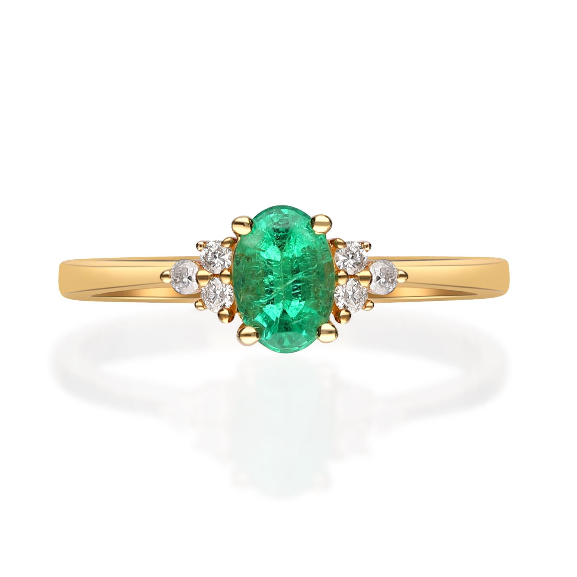 0.55 Carat Emerald Oval Cut Diamond Accents 10K Yellow Gold Engagement Ring Pour femmes en vente