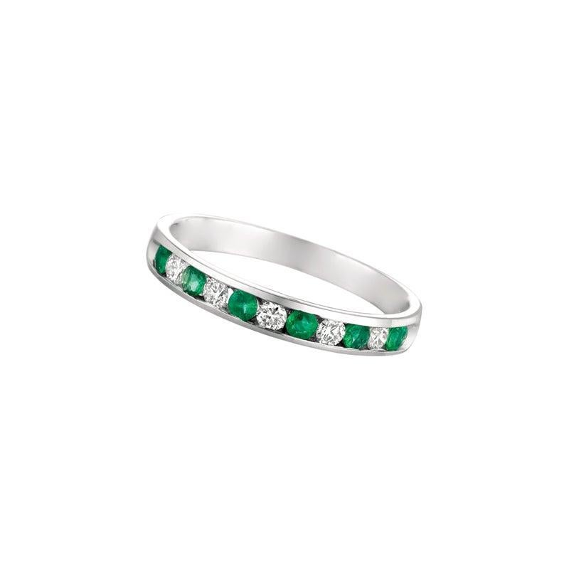 For Sale:  0.55 Carat Natural Diamond and Emerald Ring Band 14 Karat White Gold 4