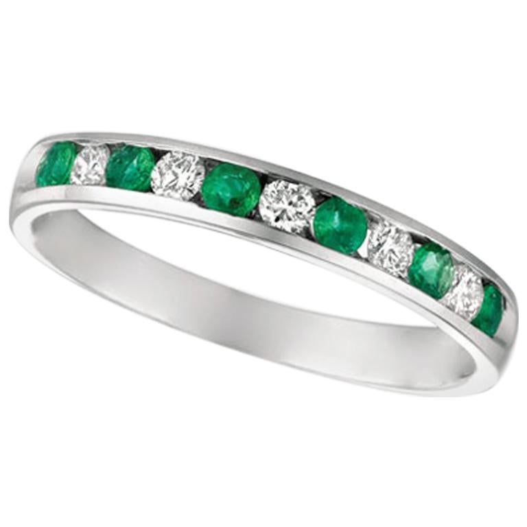 0.55 Carat Natural Diamond and Emerald Ring Band 14 Karat White Gold For Sale