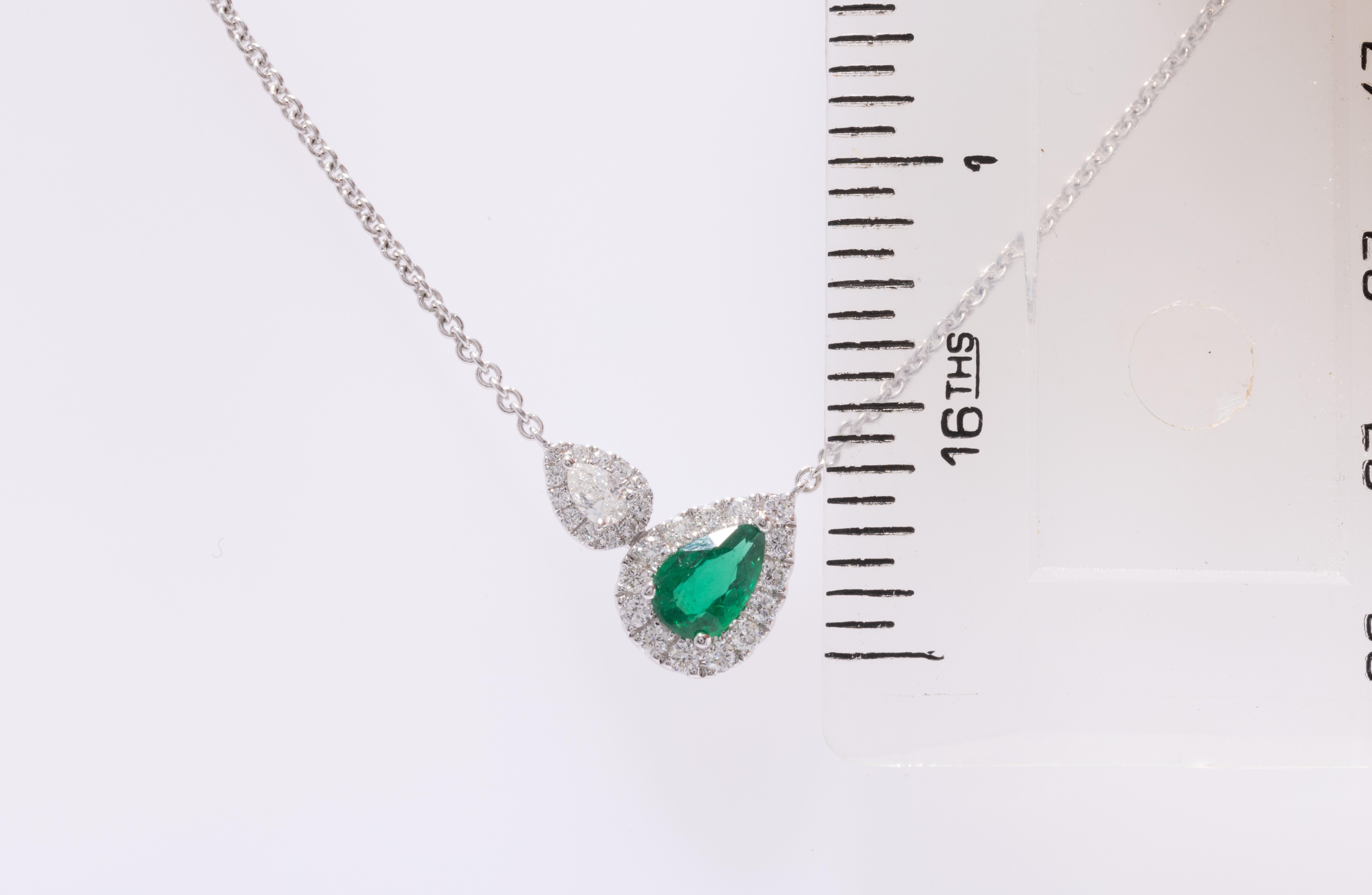 Collana di smeraldi fini a forma di pera da 0,55 carati con diametro di 0,37 carati in 14W/Y Ref1208 in vendita 2