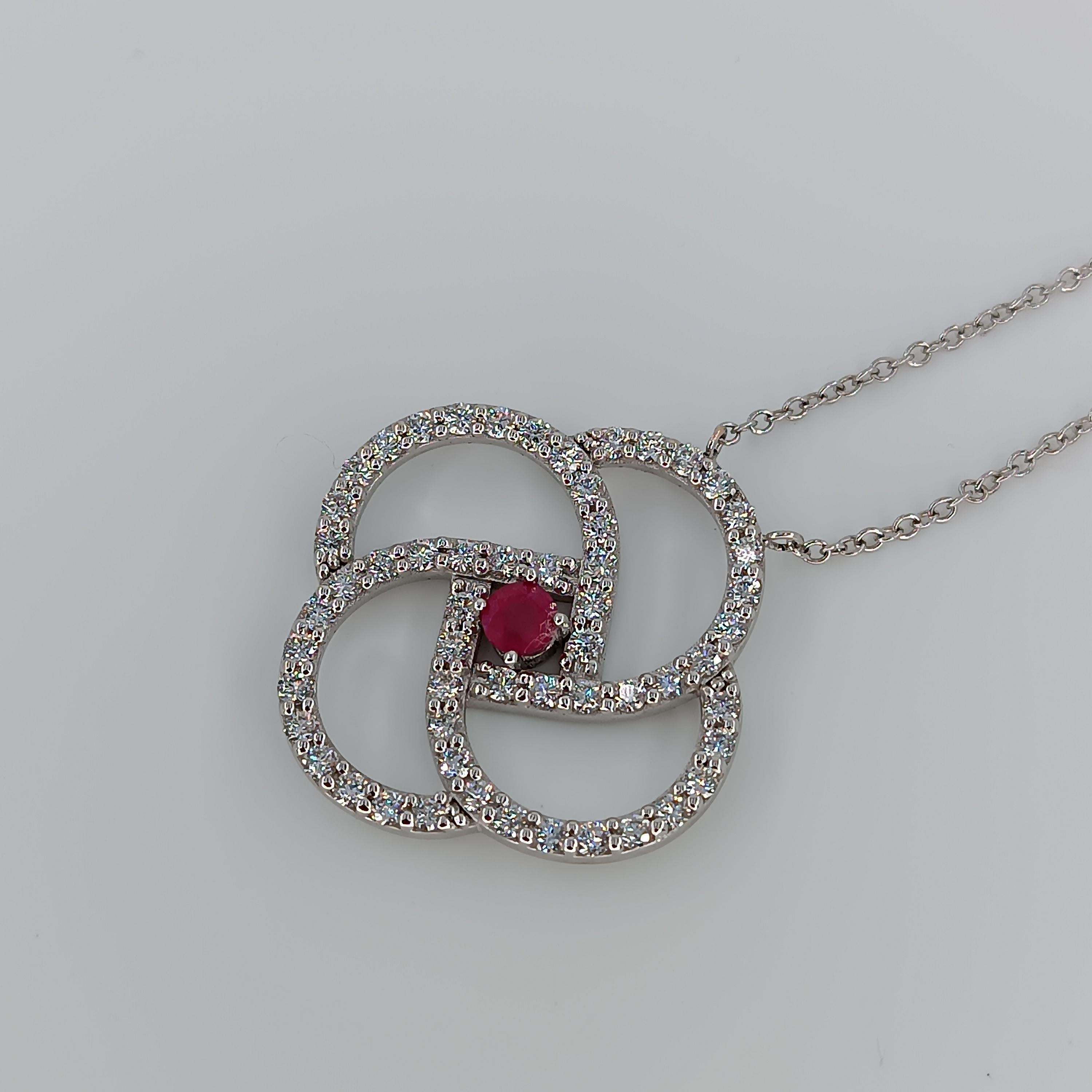 0.55 Carat Ruby with VS G Color Diamonds 1.68 Carats. White Gold Necklace In New Condition For Sale In Milano, MI