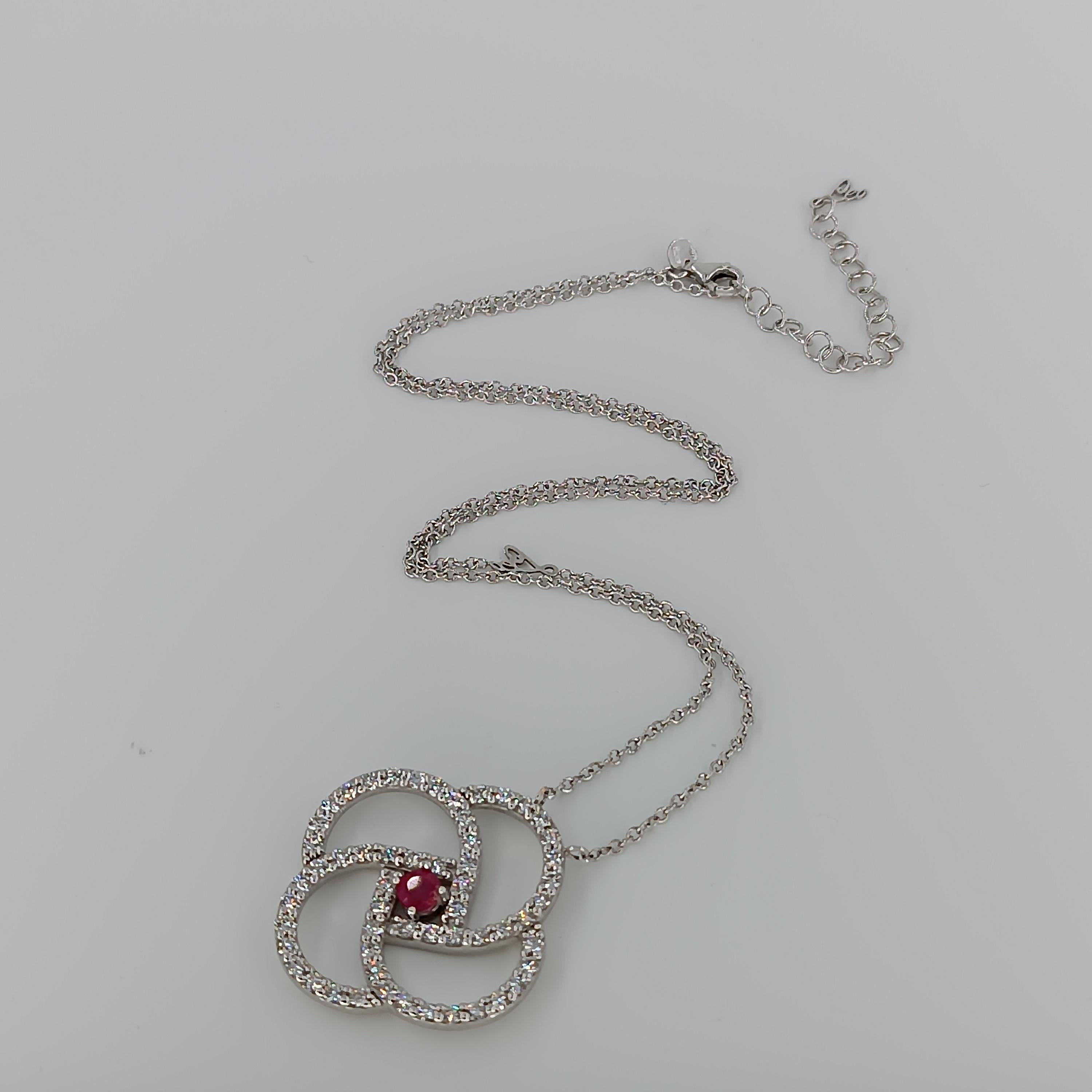 0.55 Carat Ruby with VS G Color Diamonds 1.68 Carats. White Gold Necklace For Sale 1