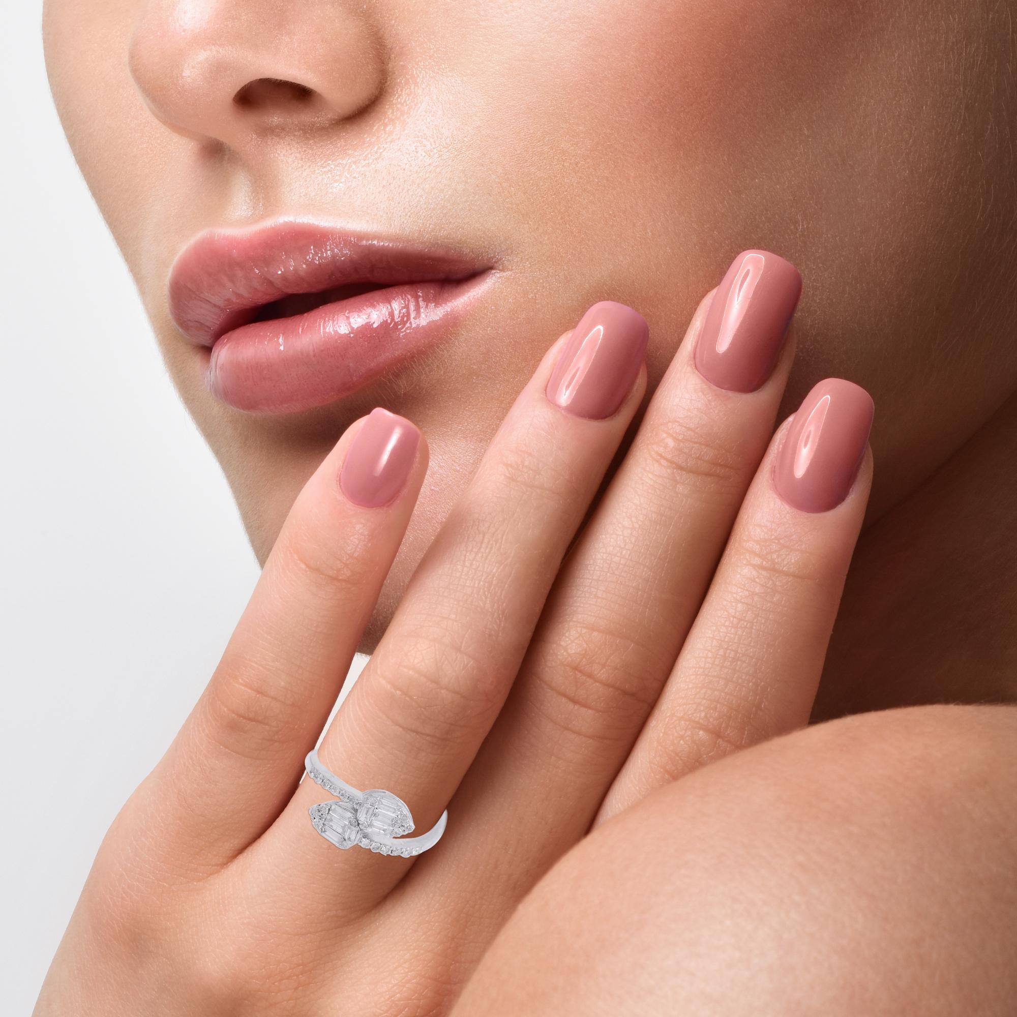 For Sale:  0.55 Carat SI Clarity HI Color Baguette Diamond Wrap Ring 18 Karat White Gold 4